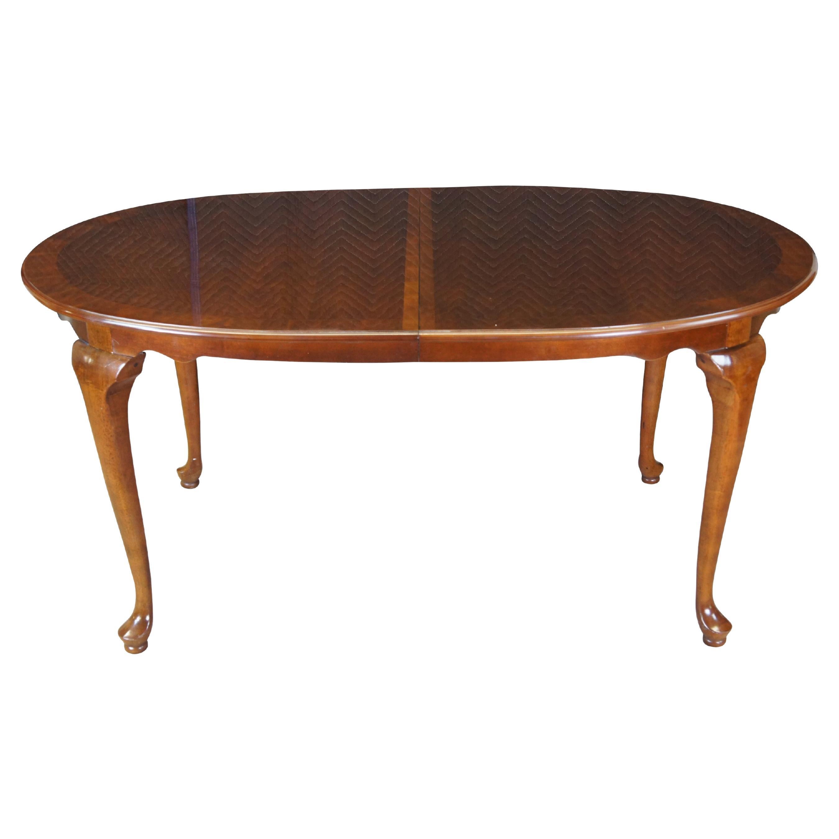 Vintage Cresent Queen Anne Style Oval Extendable Cherry Breakfast Dining Table For Sale