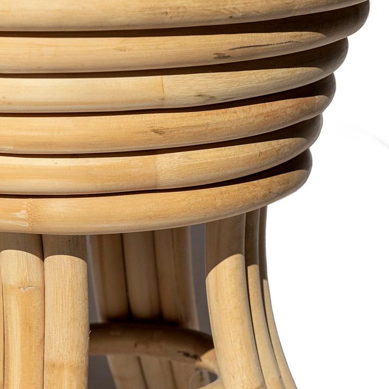 Table d'appoint vintage en bois et rotin inspirée de Crespi Bon état - En vente à Pittsburgh, PA