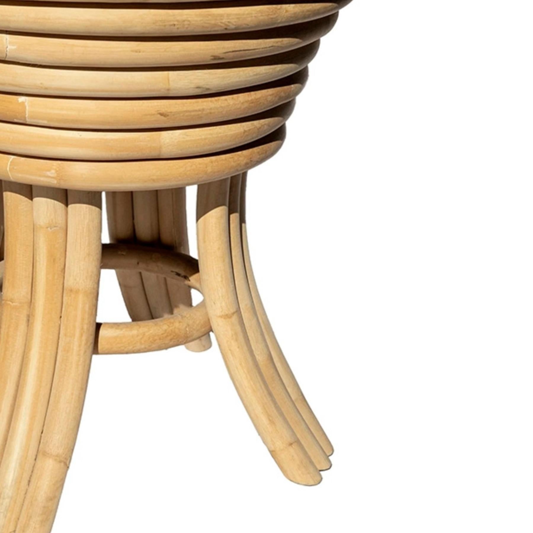 Fin du 20e siècle Table d'appoint vintage en bois et rotin inspirée de Crespi en vente