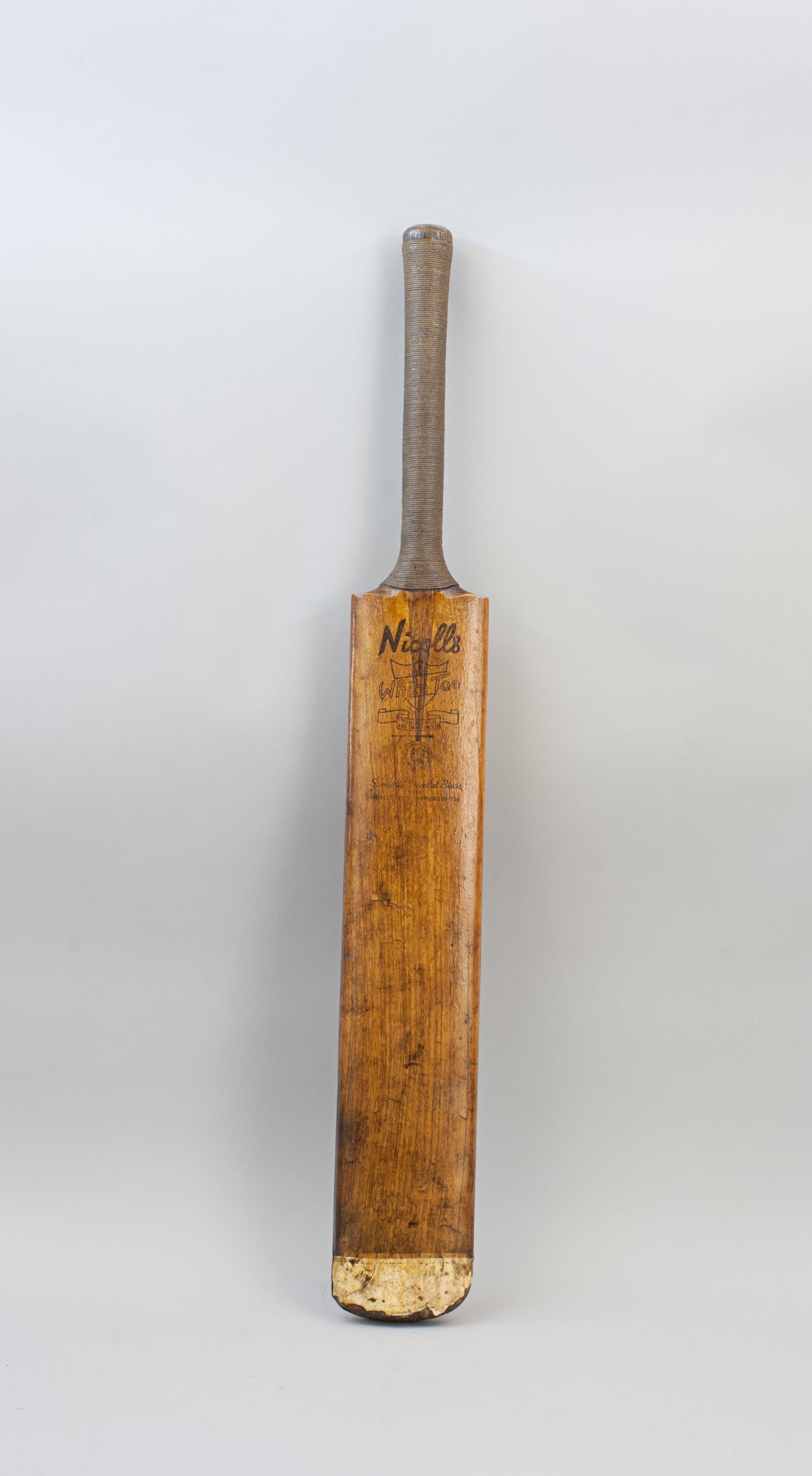  Vintage Cricket Bat, Nicolls 'White Toe' For Sale 5