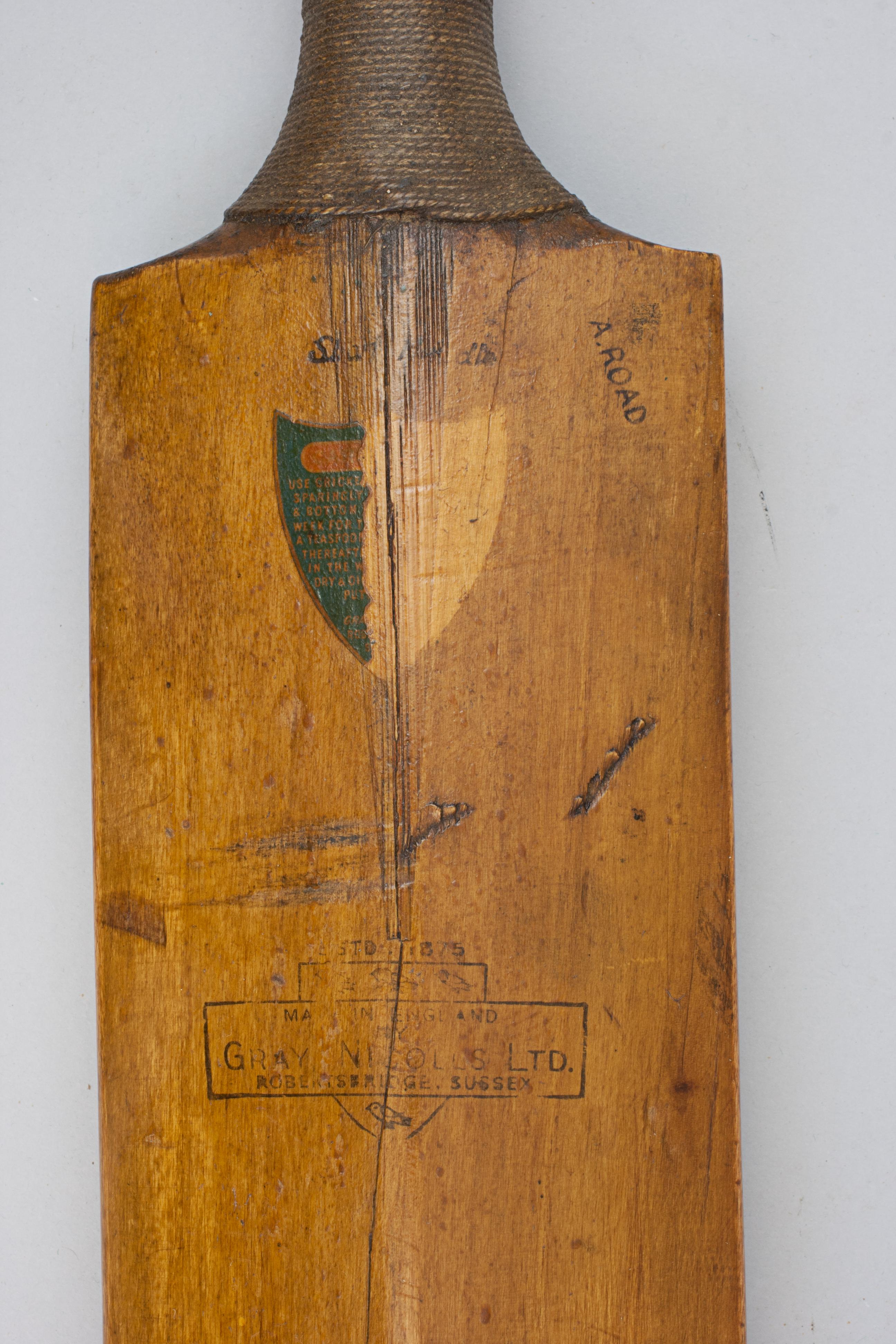  Vintage Cricket Bat, Nicolls 'White Toe' For Sale 2