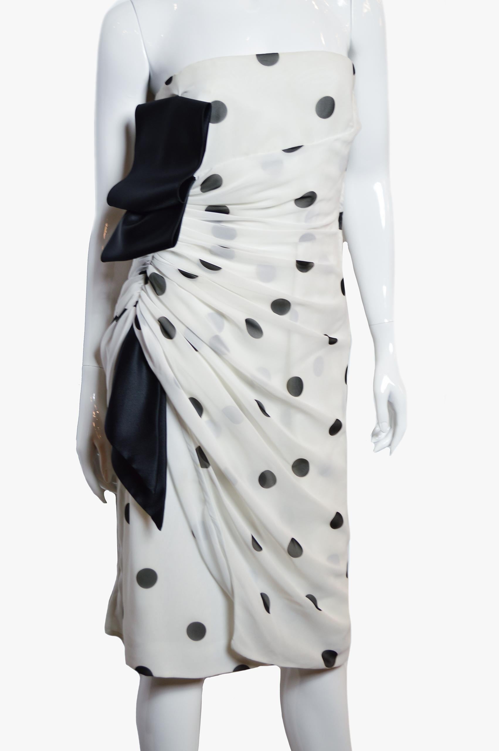 vestiti con spalline anni '80