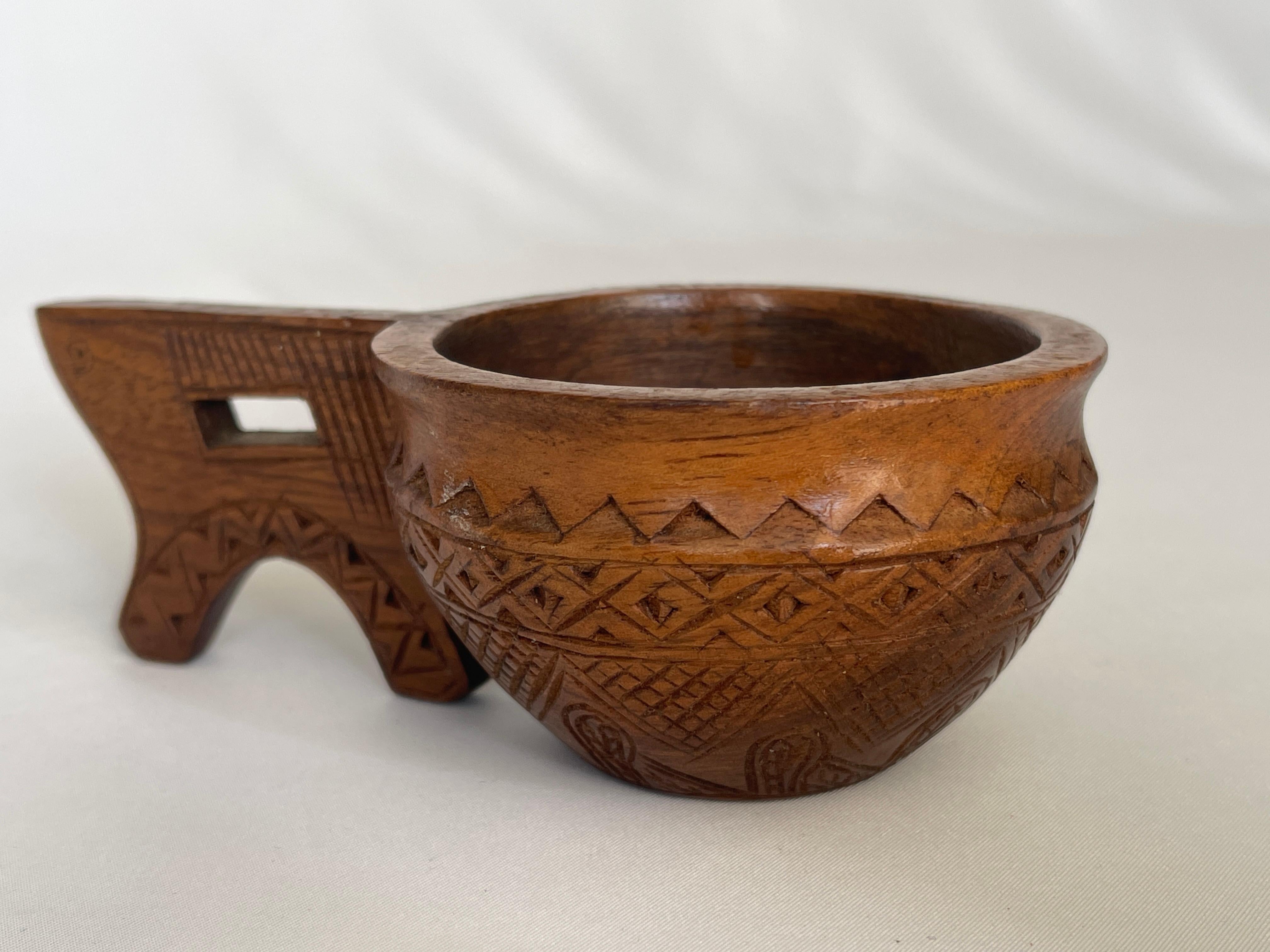Vintage Croatian Hand Carved Olive Wood  Sculpture Creamer & Sugar Bowl Set For Sale 5