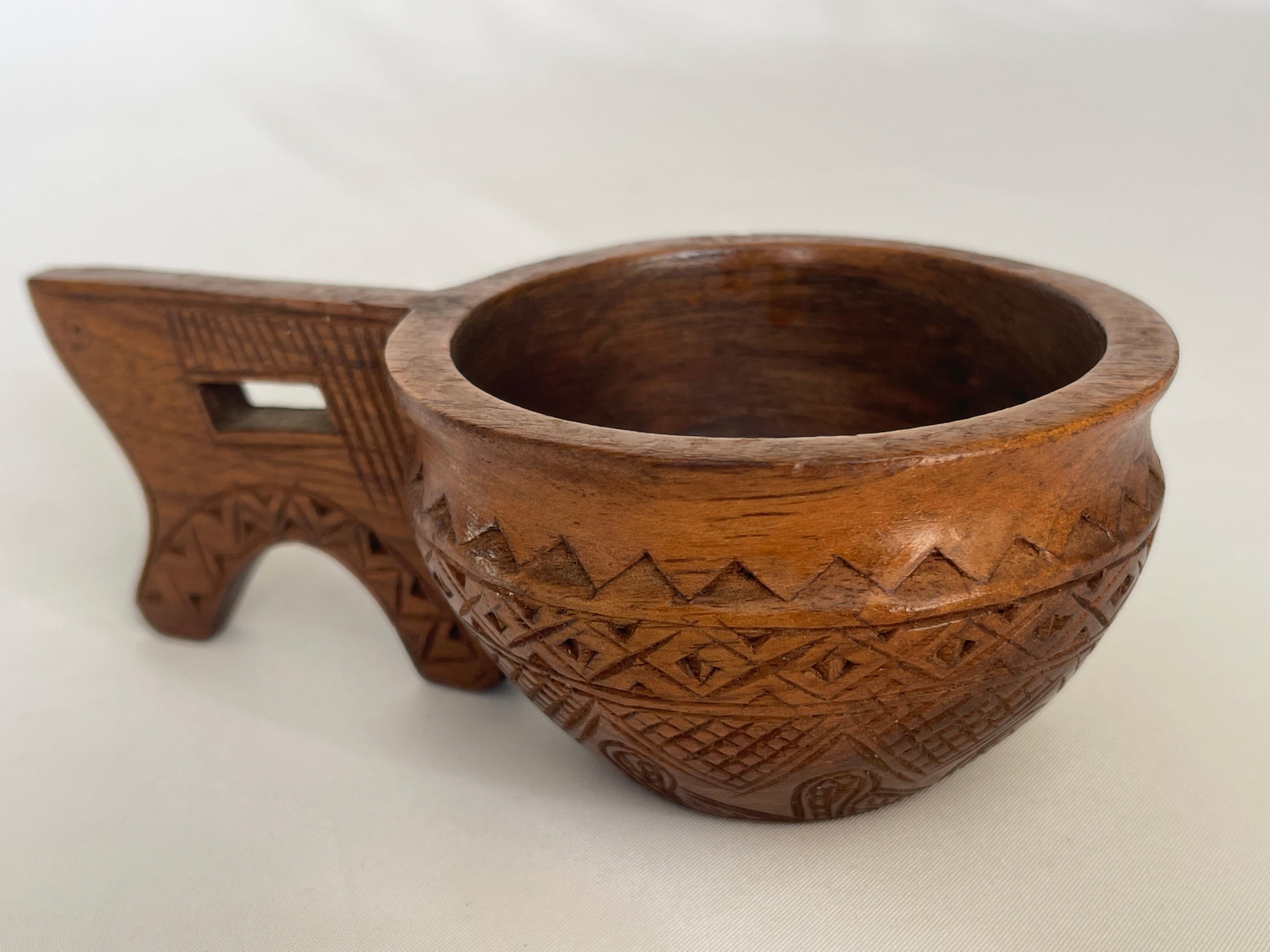 Vintage Croatian Hand Carved Olive Wood  Sculpture Creamer & Sugar Bowl Set For Sale 5