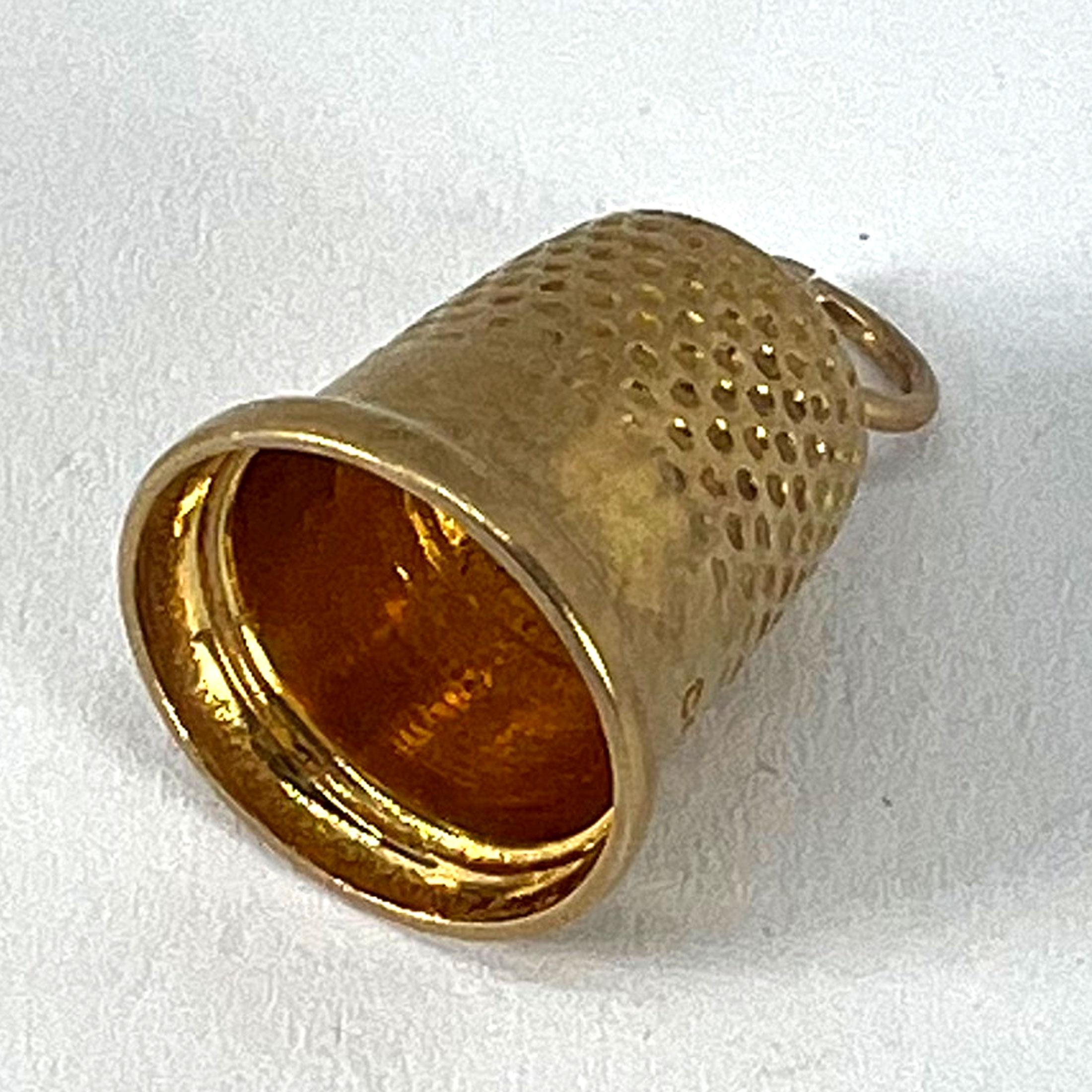 Vintage Cropp and Farr Thimble 9K Yellow Gold Charm Pendant For Sale 11