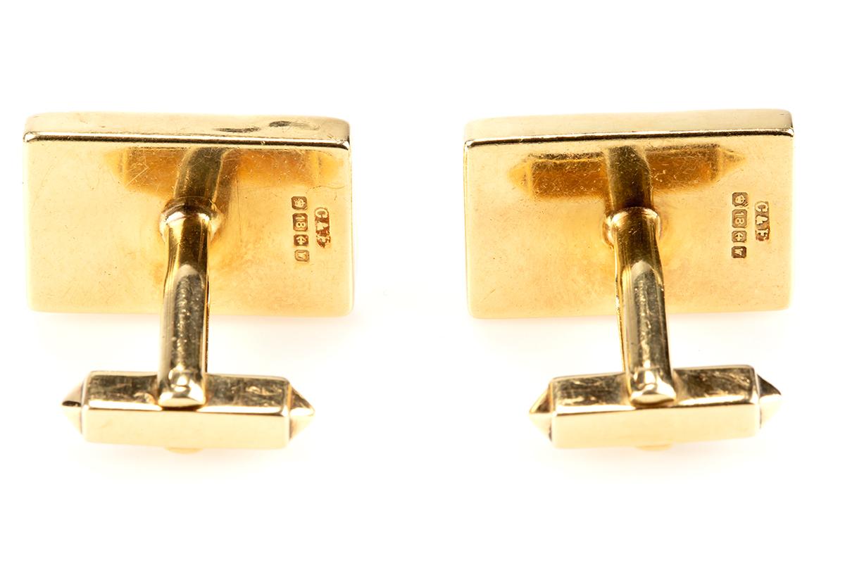 Modernist Vintage Cropp & Farr Cufflinks in 18 Carat Gold and Lapis Lazuli, English 1971 For Sale