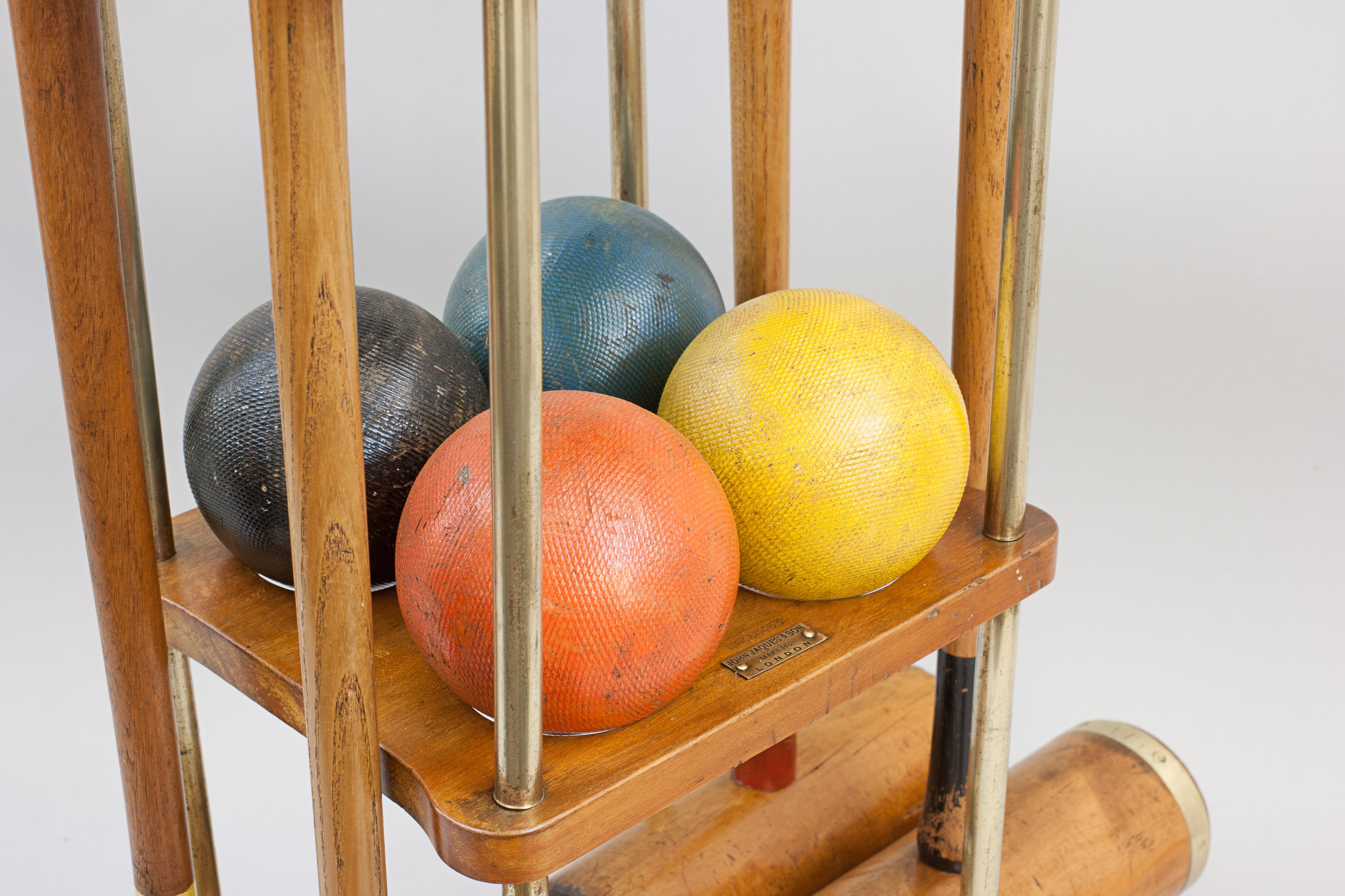 Juego de croquet vintage sobre soporte en venta 3