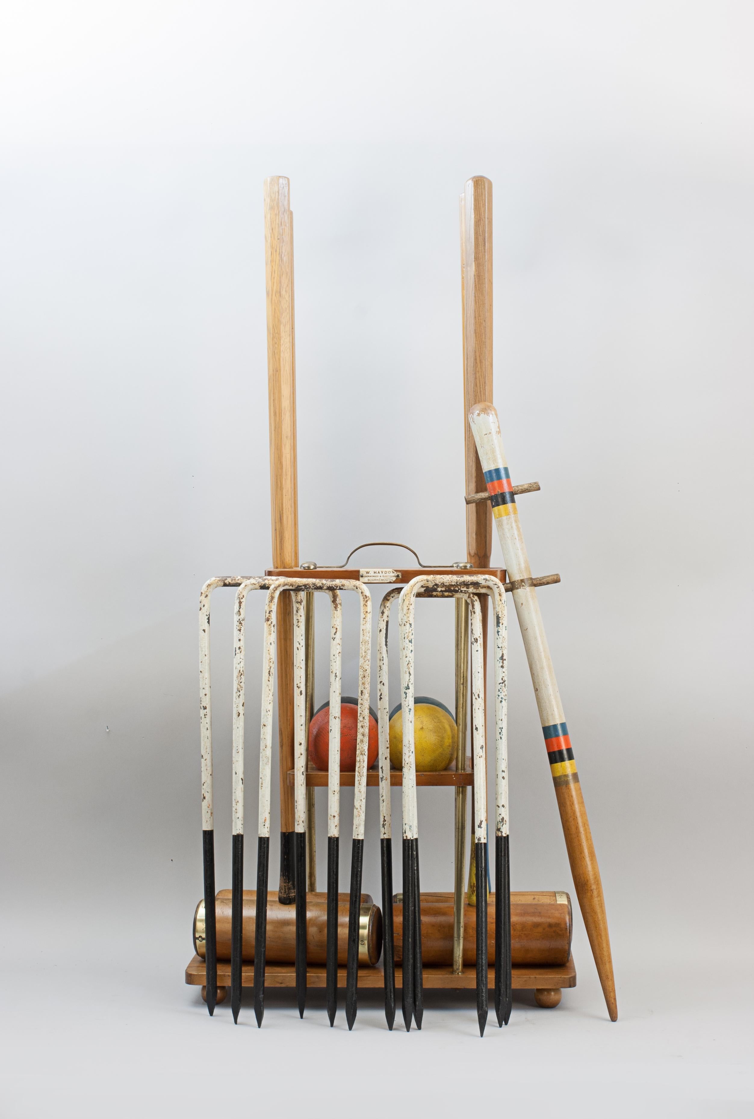 Juego de croquet vintage sobre soporte en venta 6