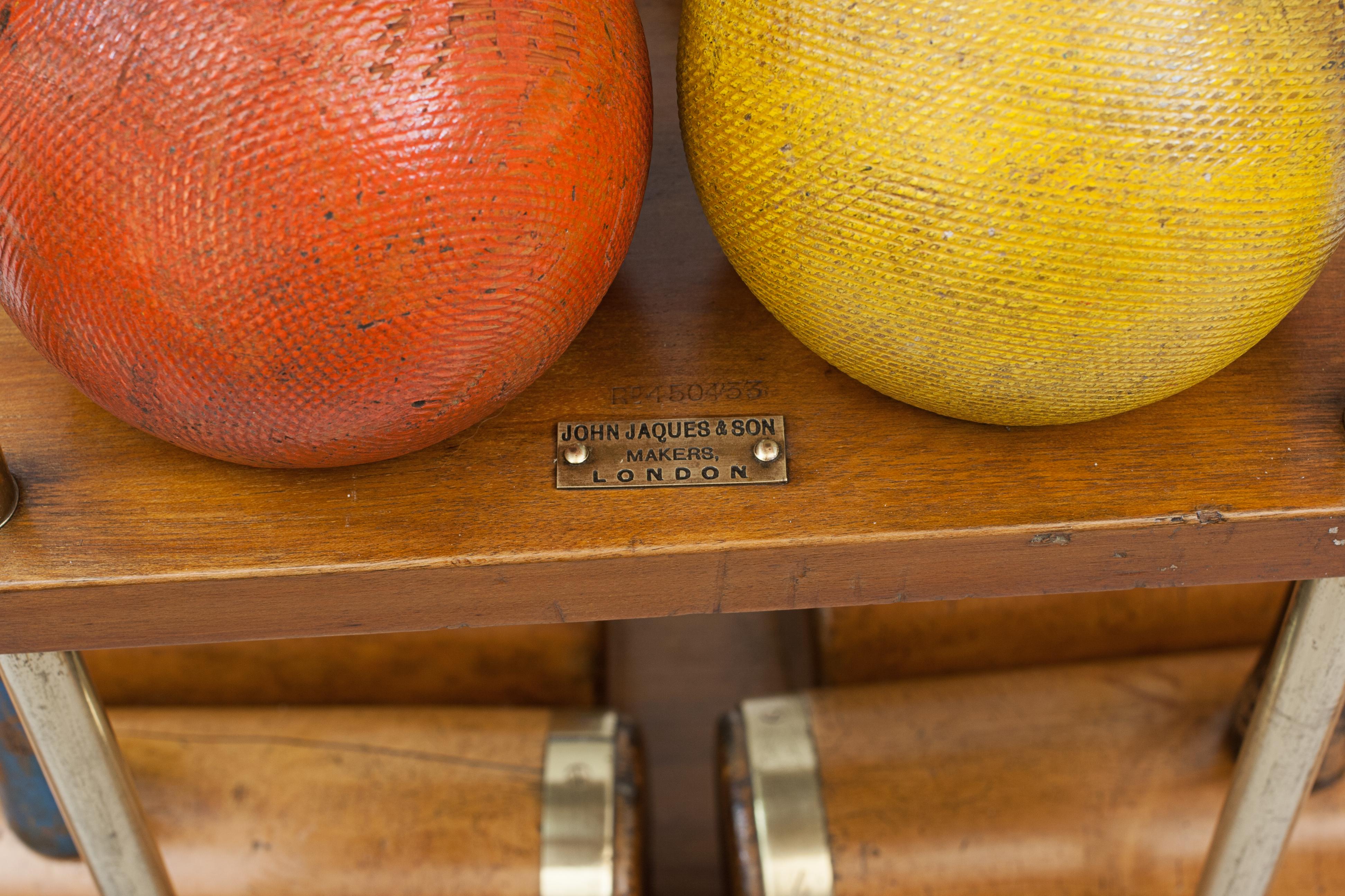Juego de croquet vintage sobre soporte en Bueno estado para la venta en Oxfordshire, GB