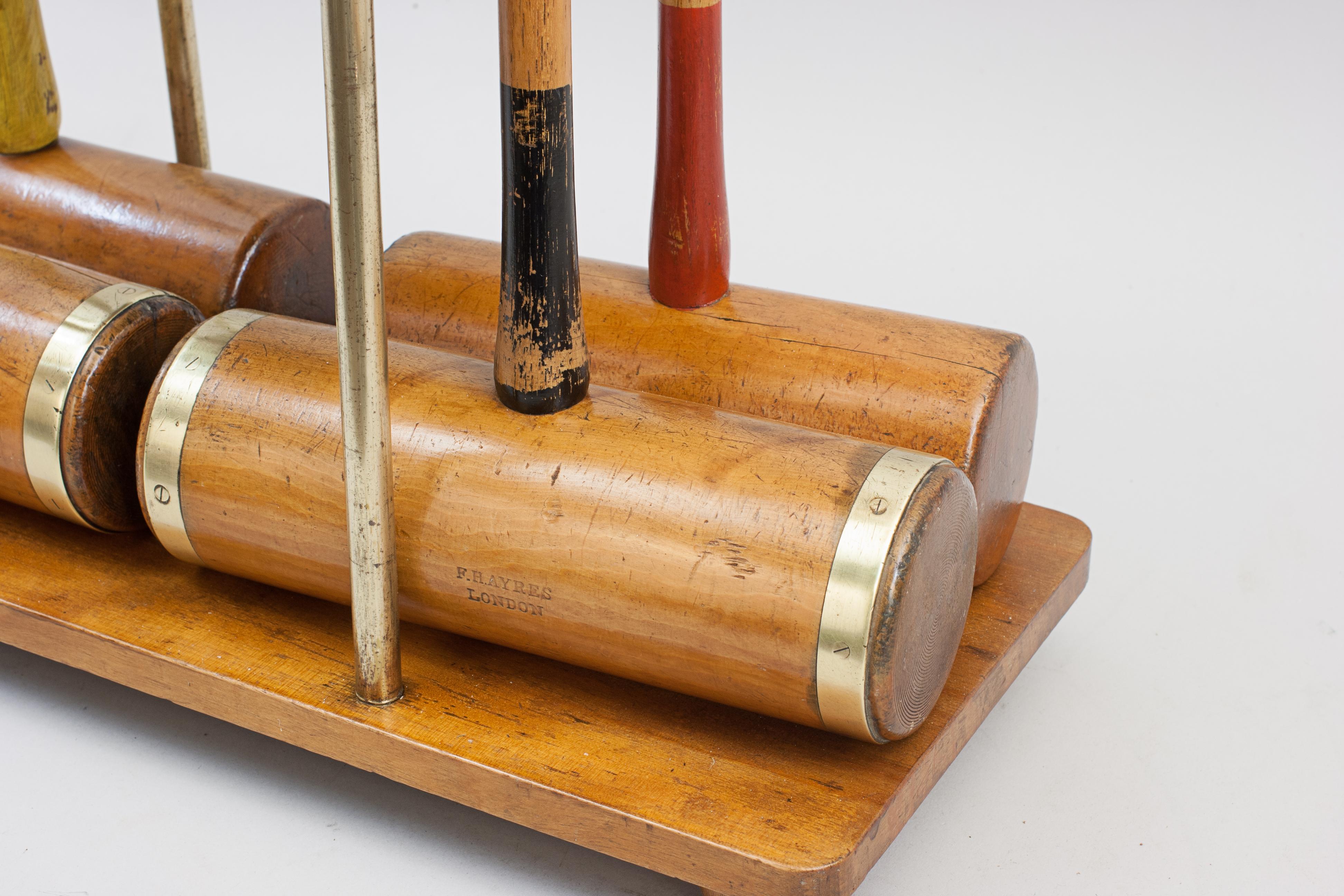 Juego de croquet vintage sobre soporte Madera en venta