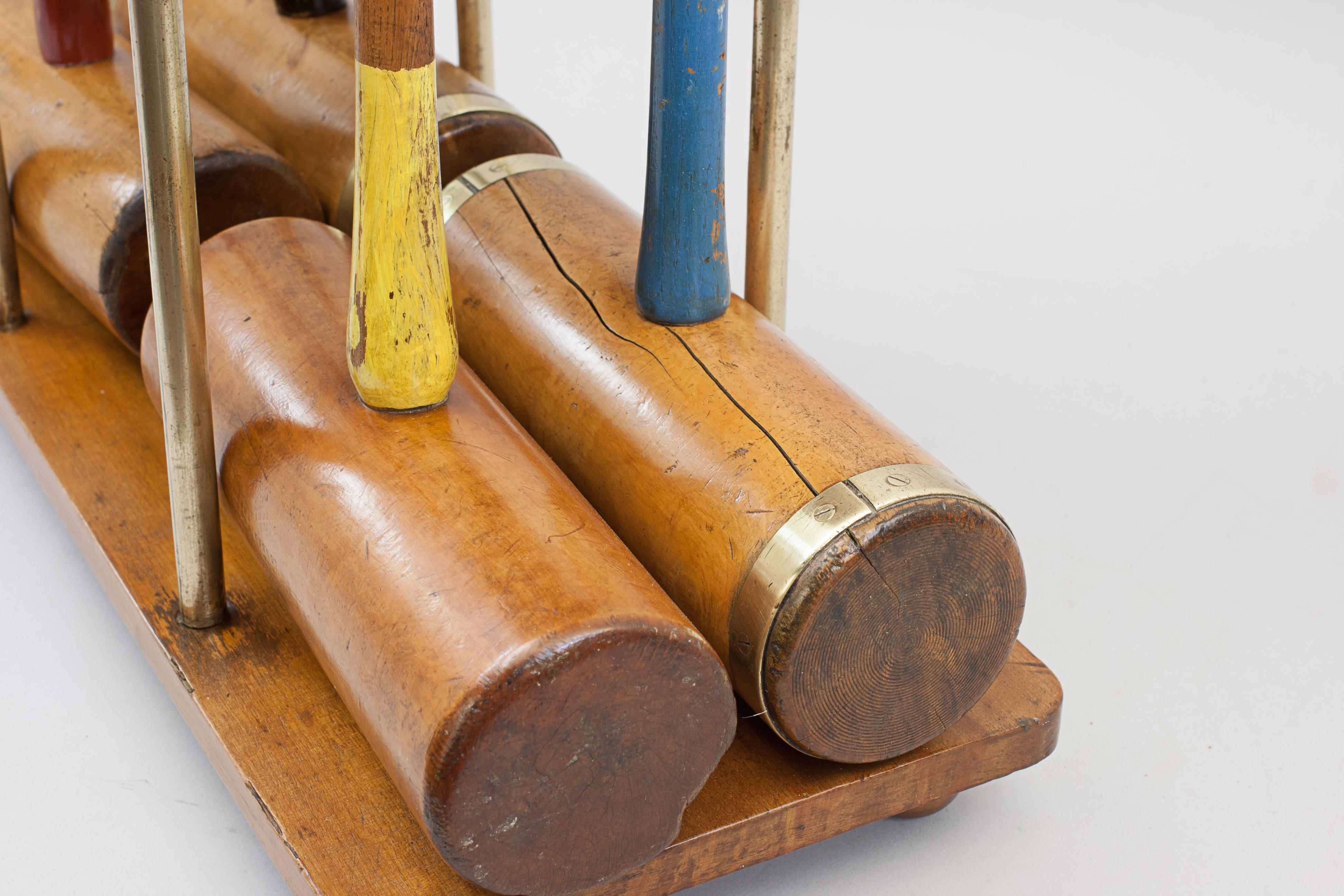 Juego de croquet vintage sobre soporte en venta 1
