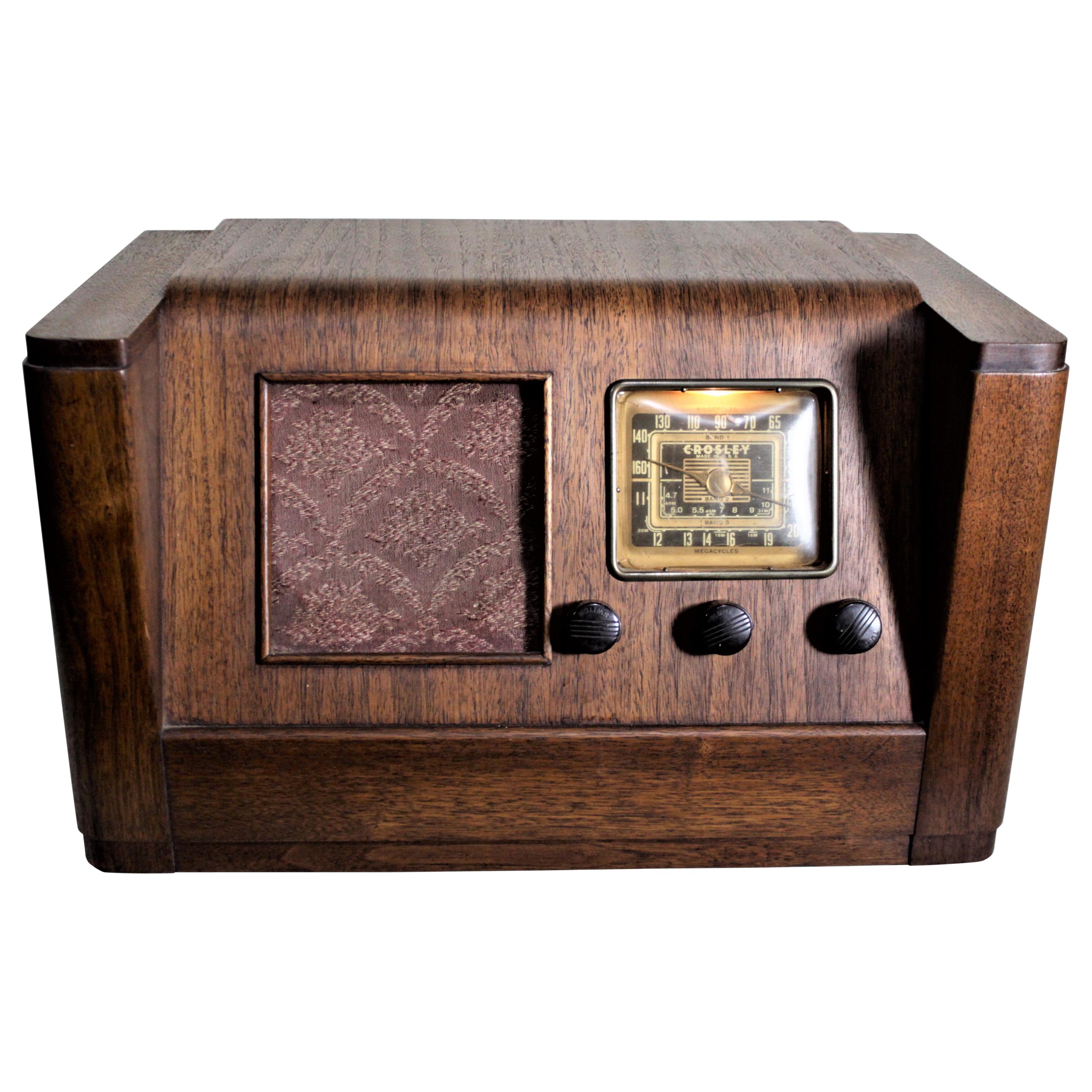 Vintage Crosley 3-Band AM/Shortwave Tube Table Radio in Wood Case