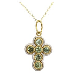 Croix vintage 18 carats tourmaline verte  Finition en or jaune et blanc mat