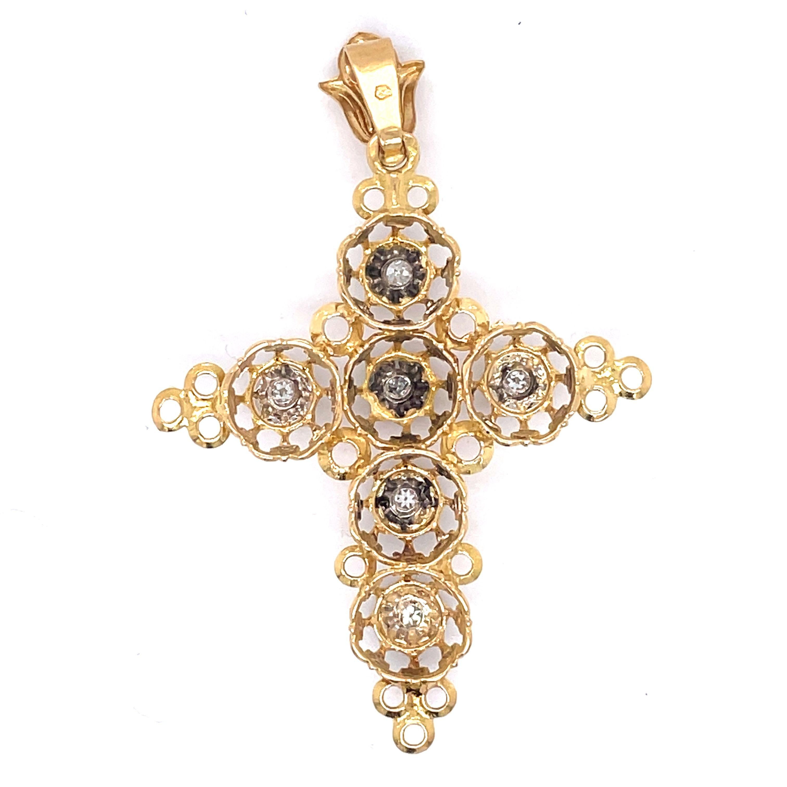 Vintage Cross Pendant - 0.10 CT Round Shape Natural Diamonds, 18K Yellow Gold For Sale 2