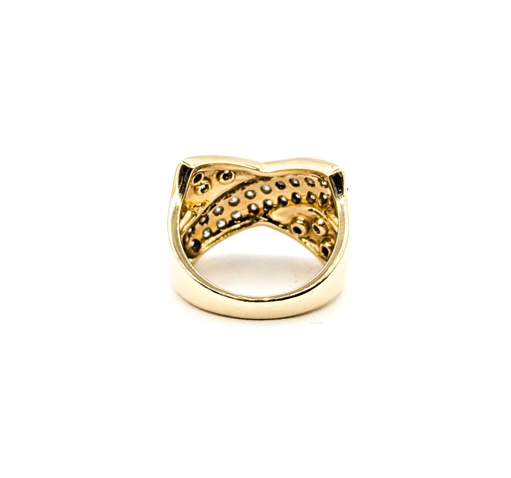Vintage Crossover Diamond Ring in 14k Yellow Gold For Sale 1