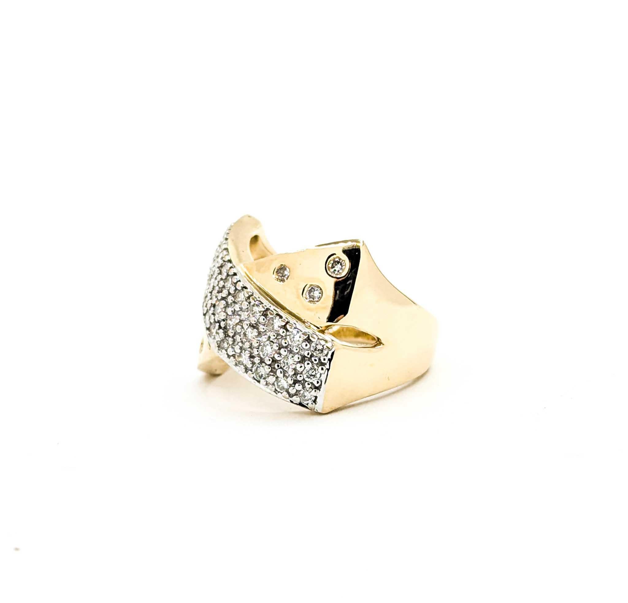 Vintage Crossover Diamond Ring in 14k Yellow Gold For Sale 3