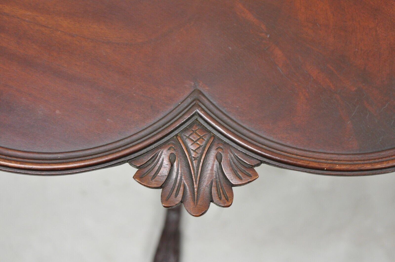 Vintage Crotch Mahogany Chippendale Style Pie Crust Pedestal Side Tea Table For Sale 1