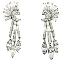 Pendientes vintage de cristal Art Déco de Trifari con diseño de corona, década de 1950