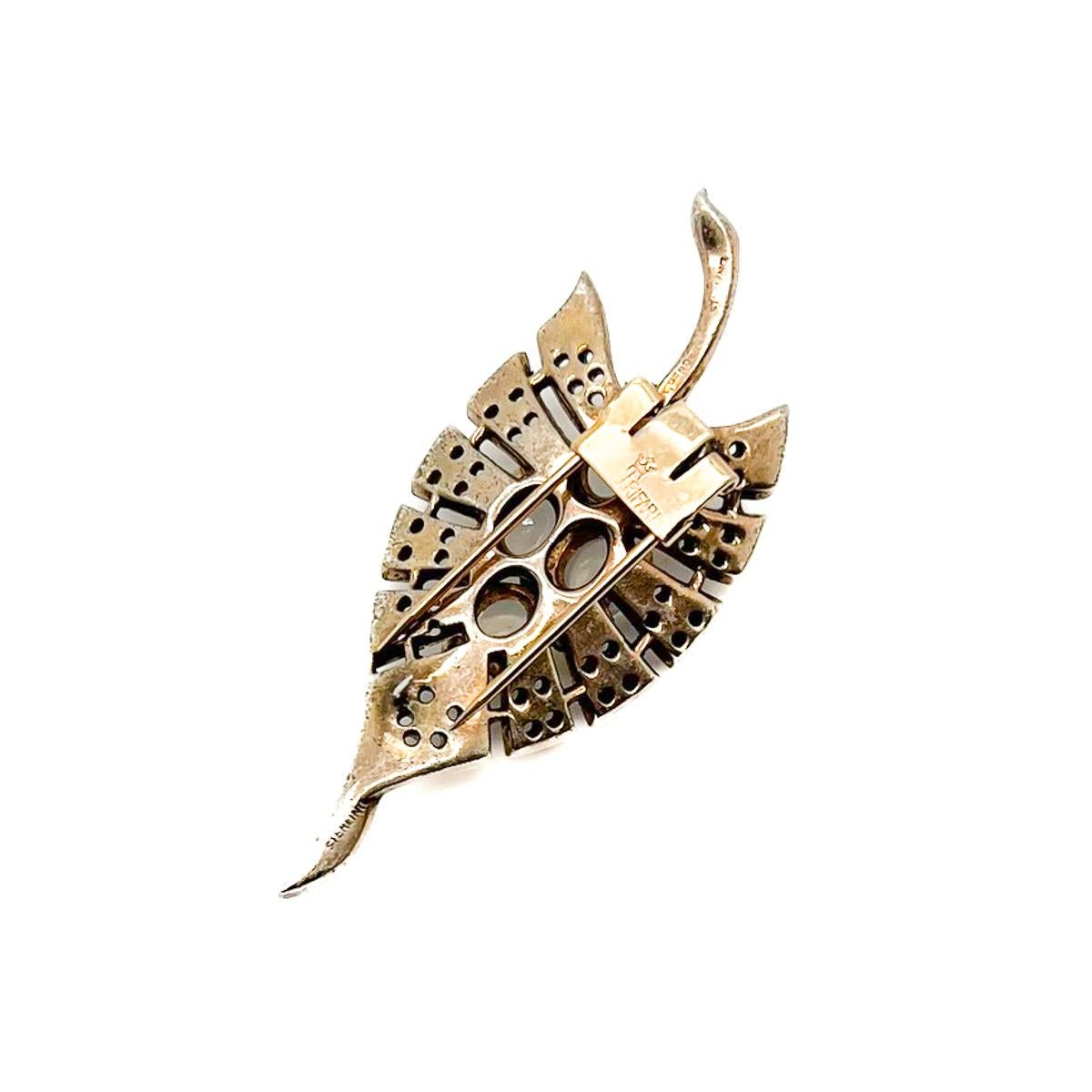 Vintage Crown Trifari Moonstone Leaf Brooch 1940s In Good Condition For Sale In Wilmslow, GB