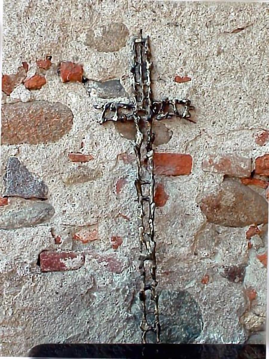 Vintage Crucifix Attilio Biancardi Sculpture in Iron, Italy, 1970 For Sale 1