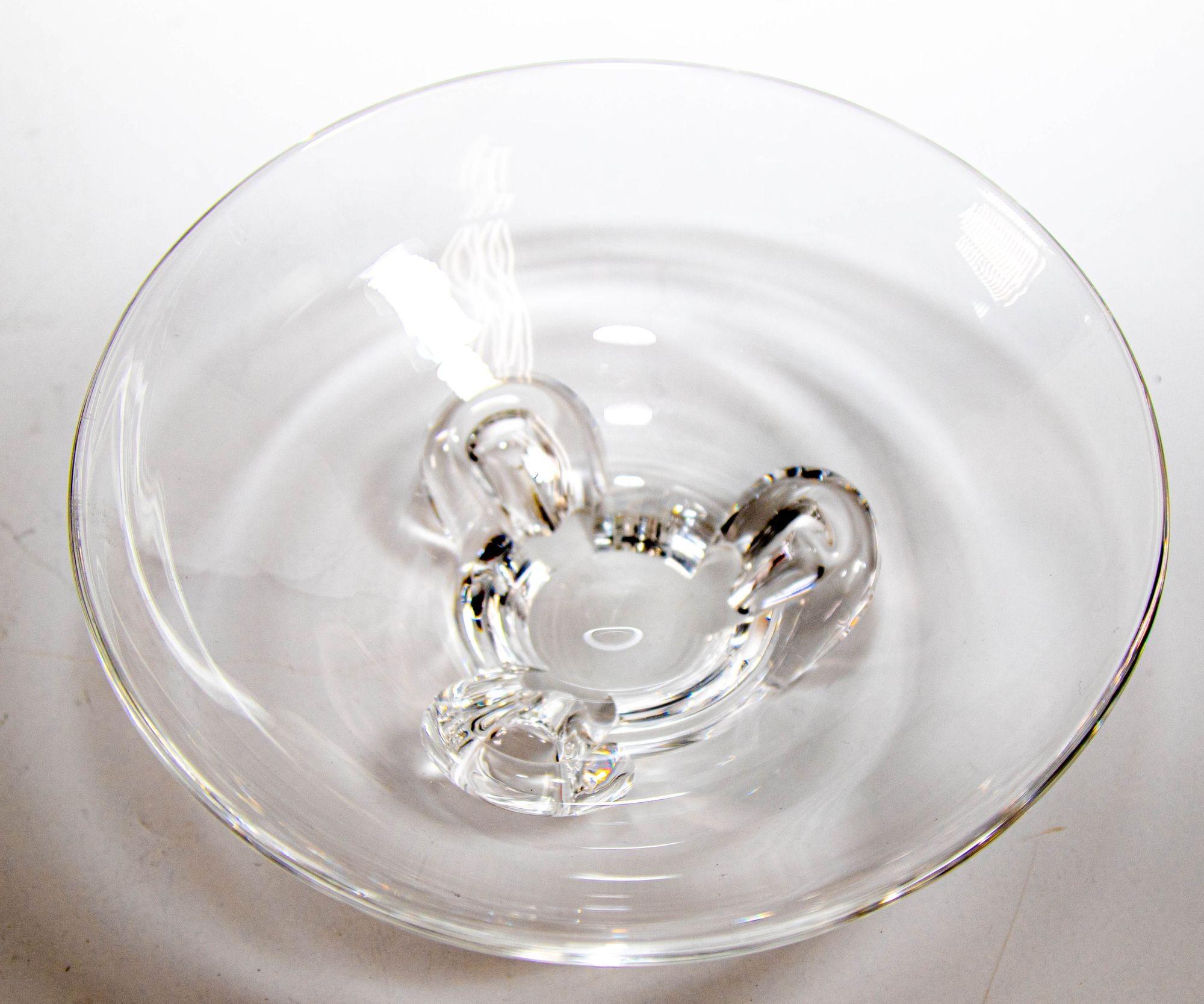 Cristal Bol Steuben Vintage Crystal Art Glass sur base tripode en vente