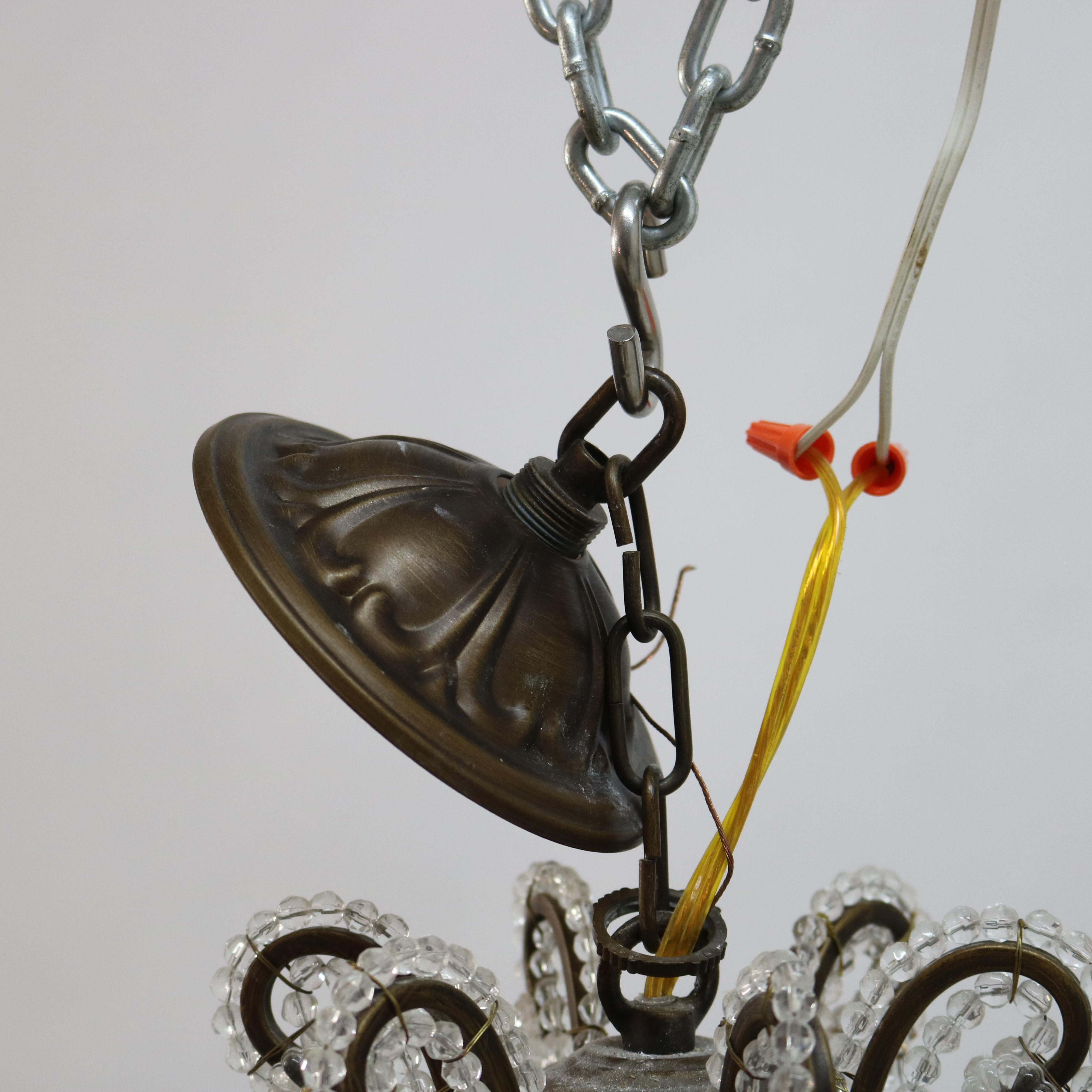 Lampadario a tre luci in cristallo e perline d'epoca C1940 in vendita 6
