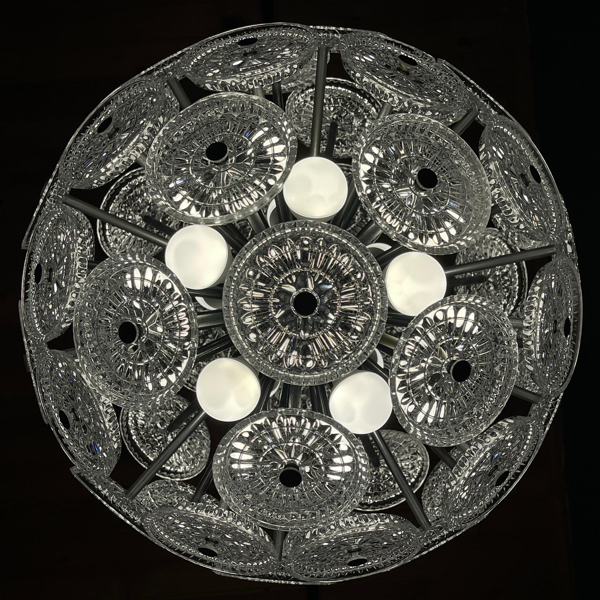 Vintage crystal chandelier Sputnik Dandelion Italy 1960s  In Good Condition For Sale In Miklavž Pri Taboru, SI