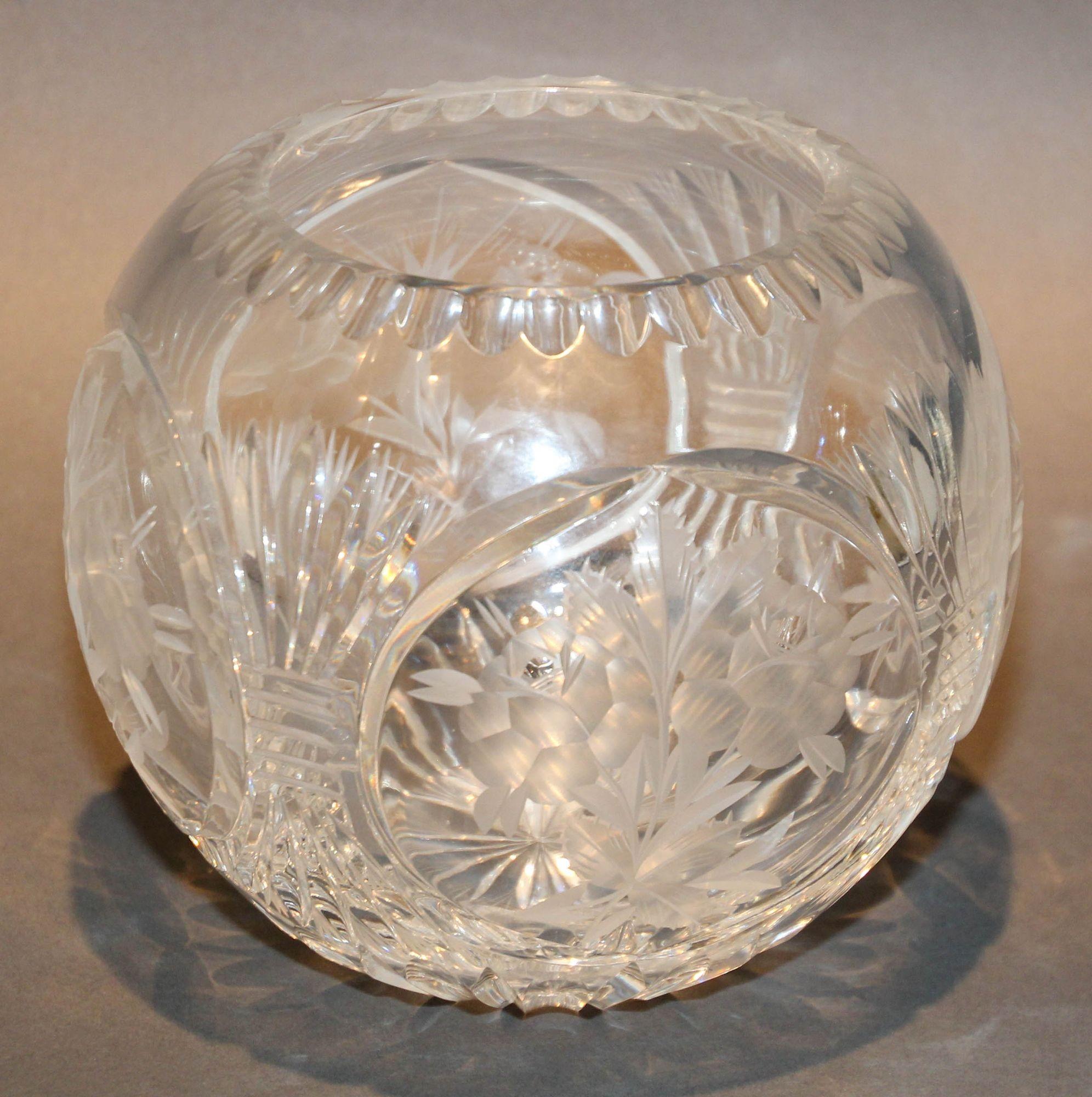 Vintage Crystal Clear Etched Flower Vase Decorative Rose Bowl For Sale 5