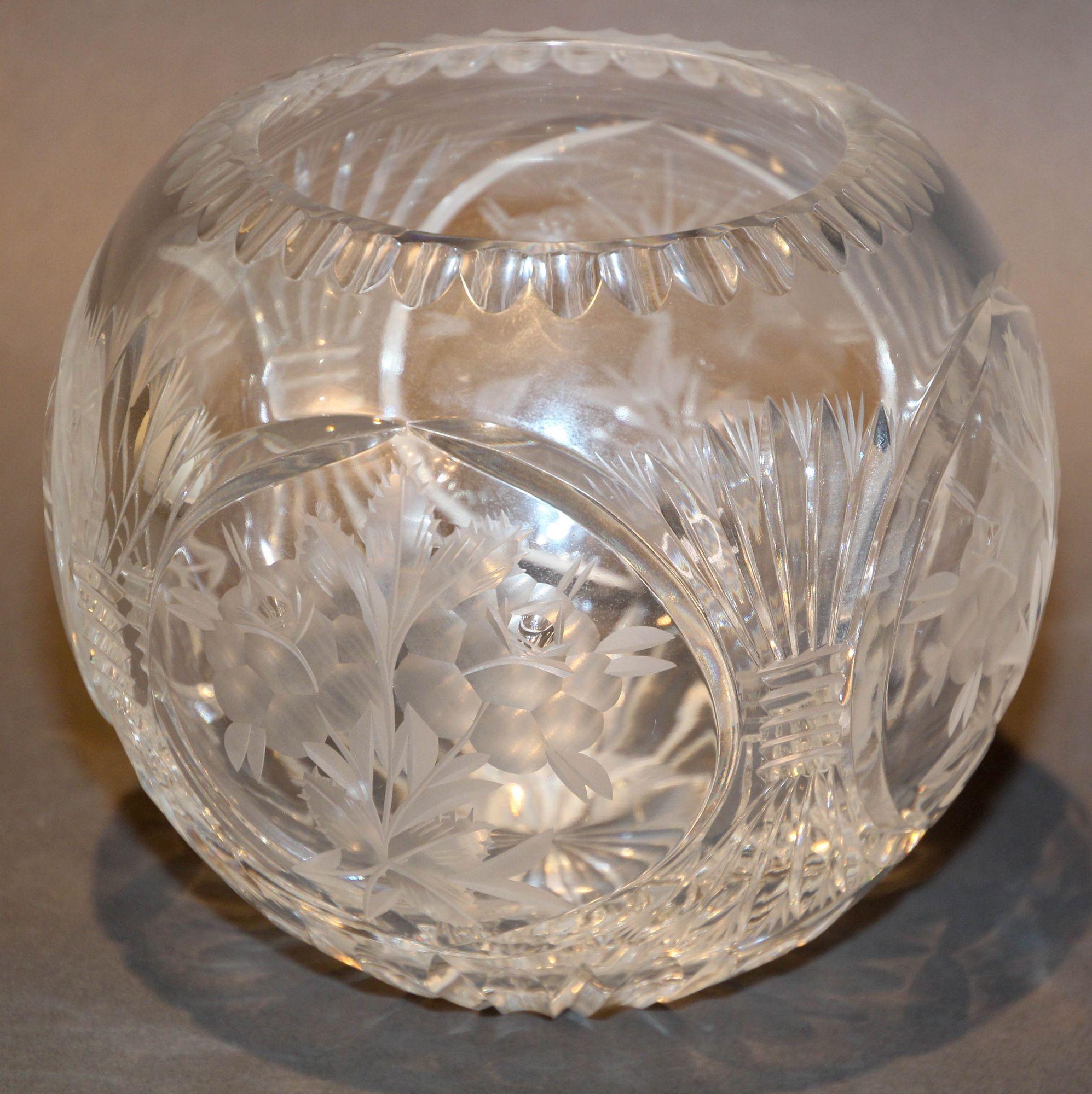 Vintage Crystal Clear Etched Flower Vase Decorative Rose Bowl For Sale 6