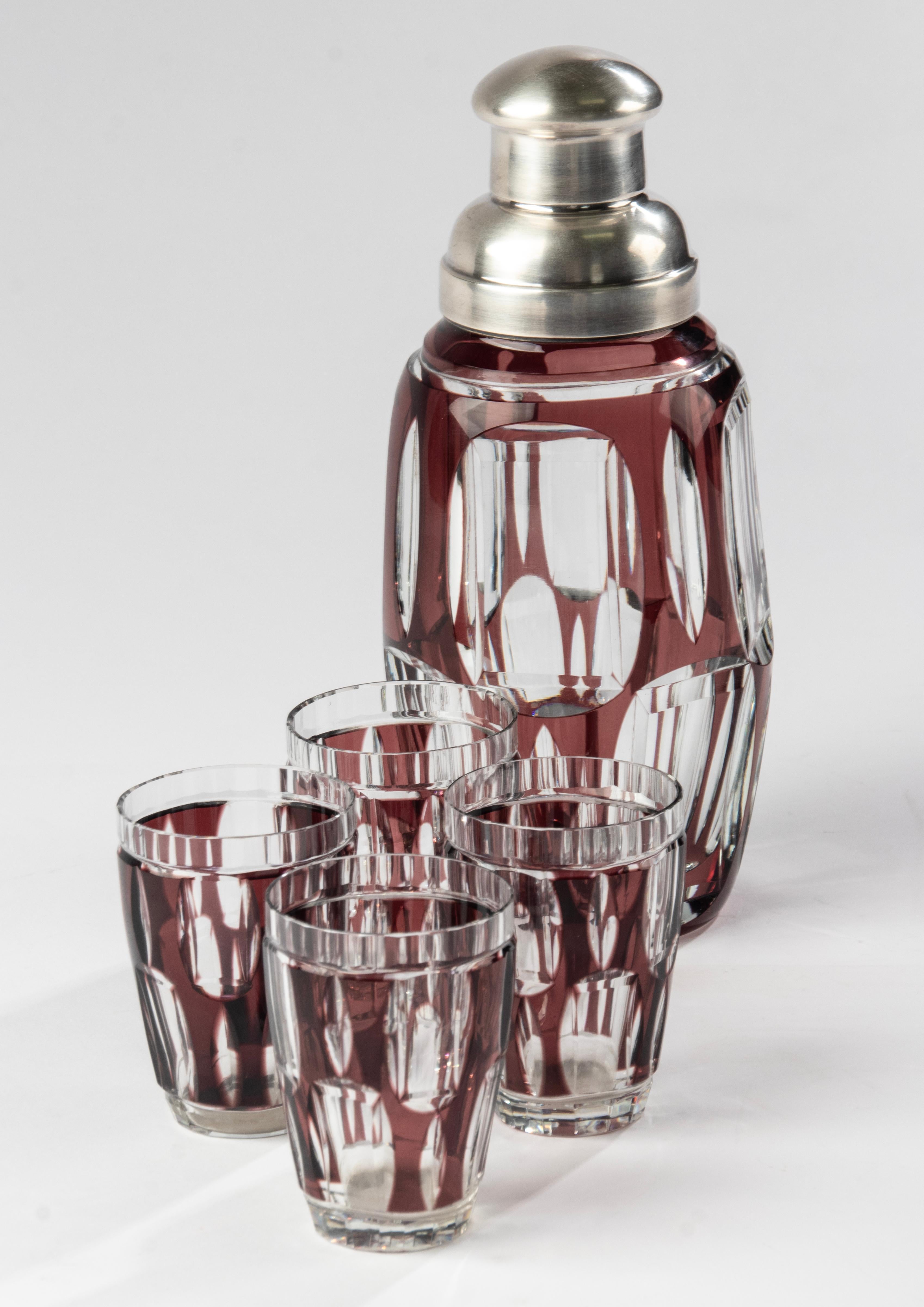 Vintage Crystal Cocktail Shaker with 5 Glasses Attr. to Val Saint Lambert  In Good Condition In Casteren, Noord-Brabant