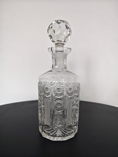 Decantador de cristal vintage con ricos adornos, República Checa, década de 1960