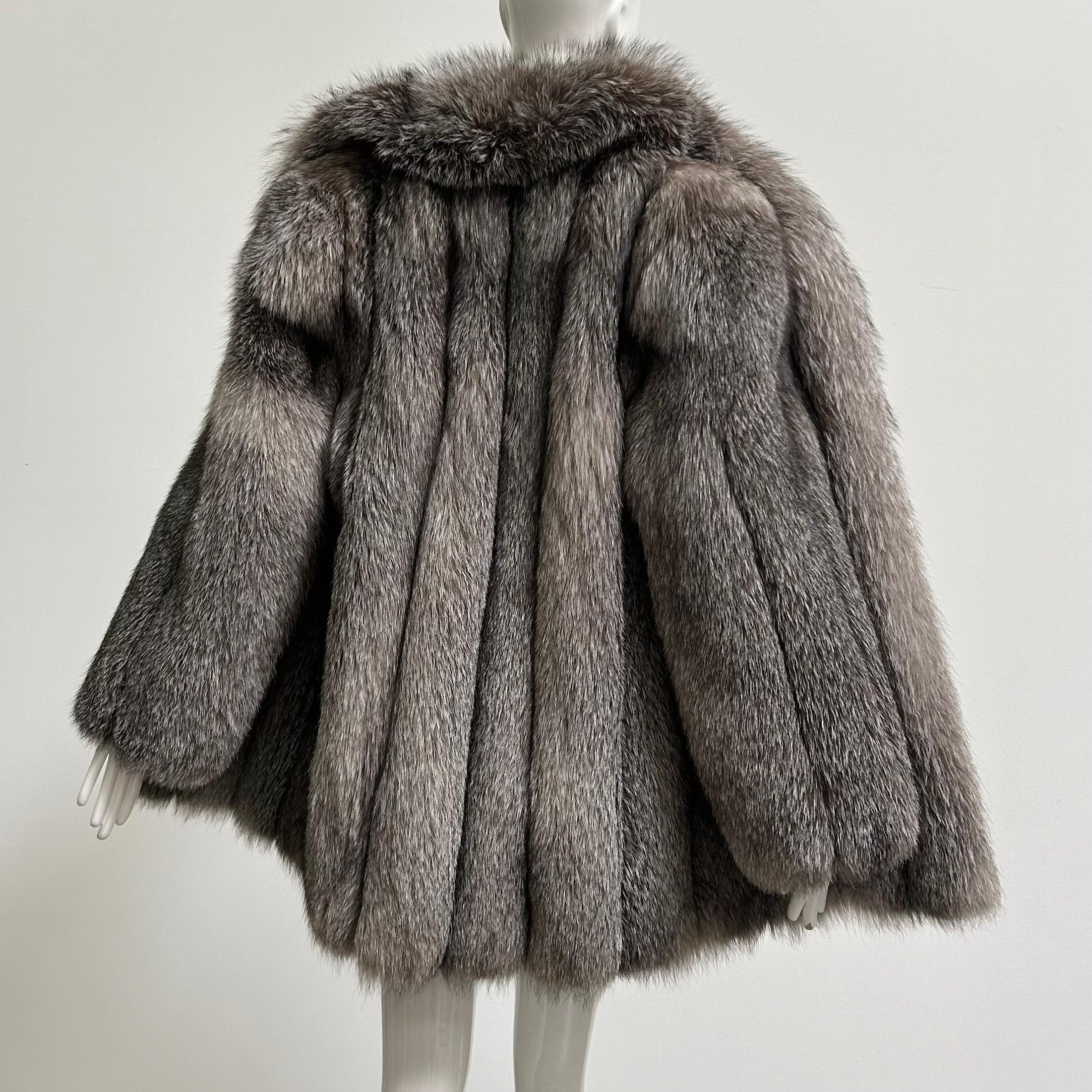 Vintage Crystal Fox Fur Coat/ Jacket In Excellent Condition In Sparks, NV