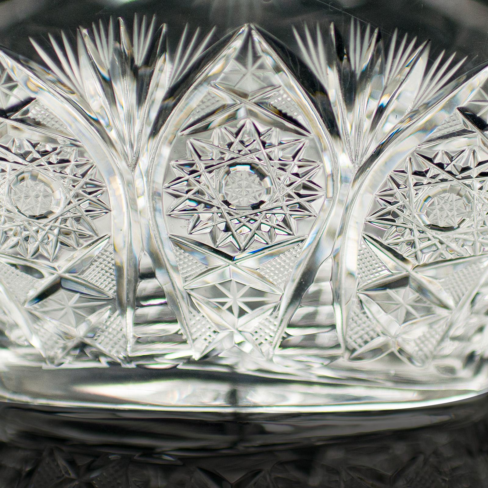 Corbeille à fruits vintage anglaise, verre taillé, panier décoratif, milieu du siècle dernier en vente 1