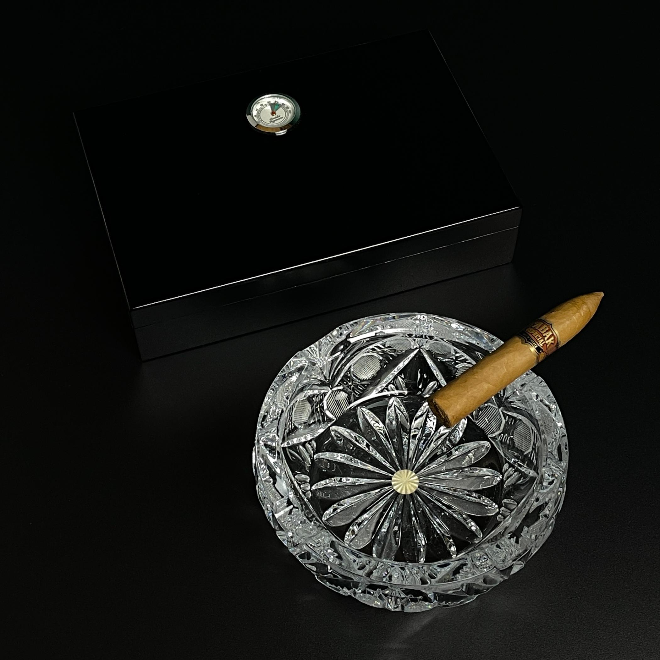 Vintage crystal glass ashtray by Zajecar made in Yugoslavia in the 1970s.
Magnificent hand-cut lead crystal.

Vintage glass ashtray is in good condition, there is a small chip.
The crystal ashtray has the original manufacturer's
