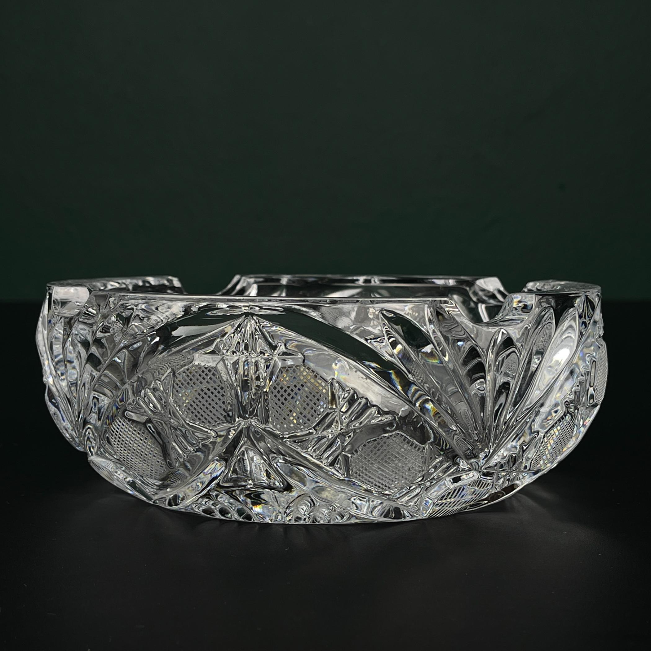 Vintage crystal glass ashtray by Zajecar, Yugoslavia, 1970s In Good Condition In Miklavž Pri Taboru, SI