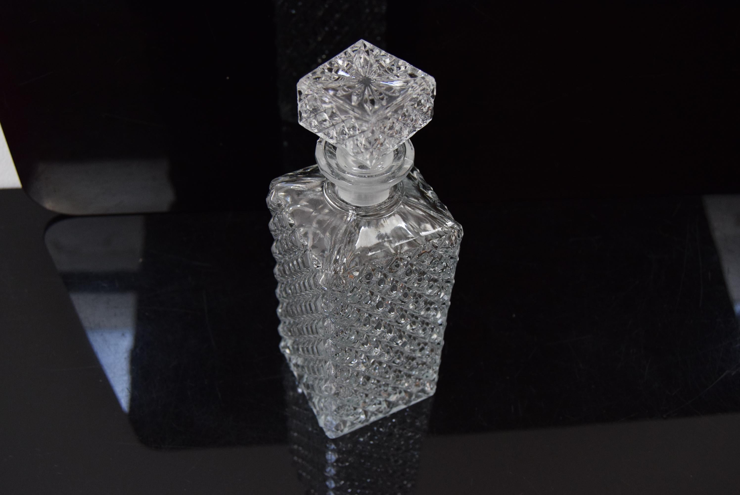 Decanter per liquori in cristallo vintage, anni '50. In condizioni buone in vendita a Praha, CZ