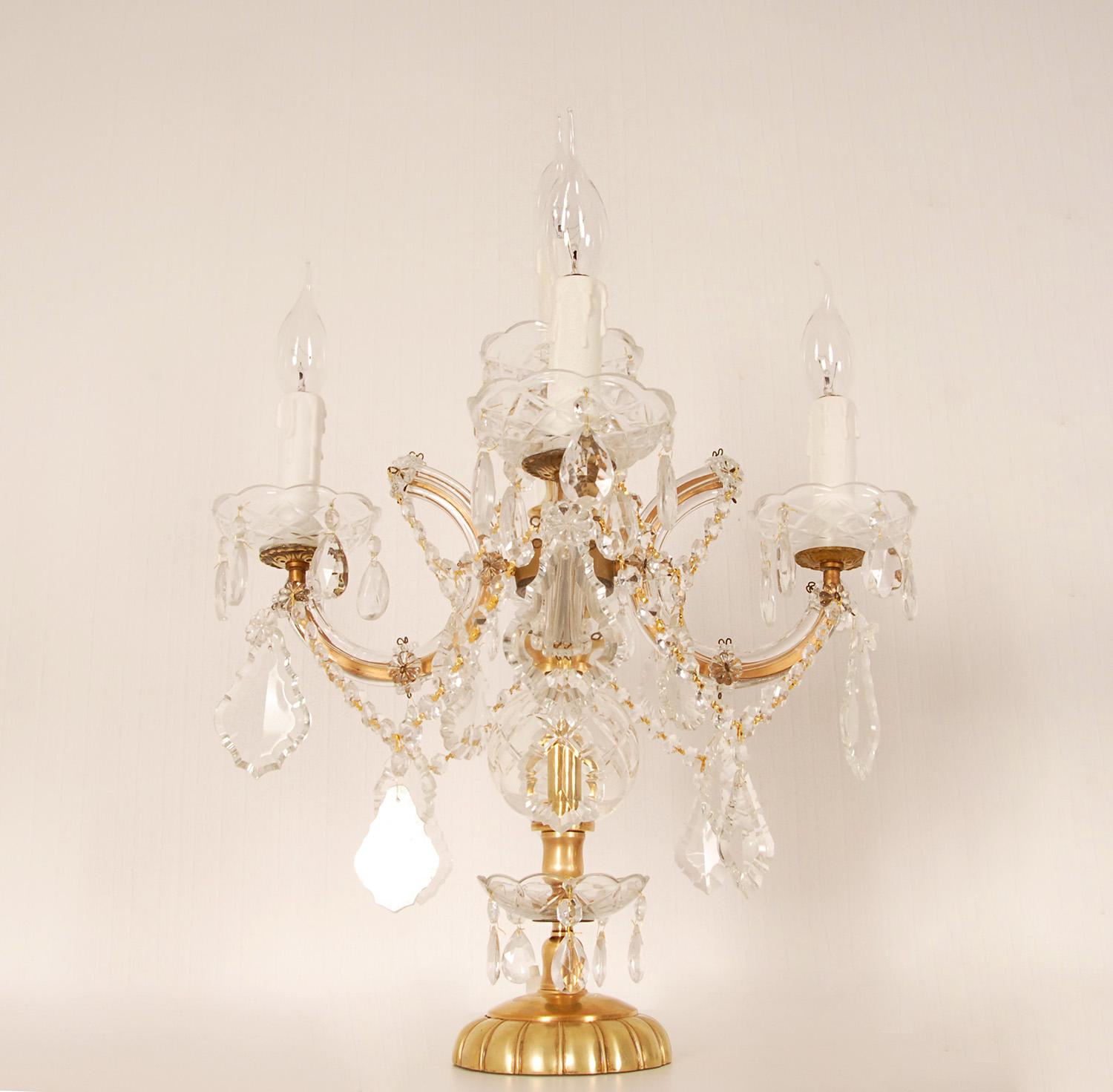 Lampes vintage en cristal Marie Therese Lampes de table en cristal en laiton doré une paire en vente 2