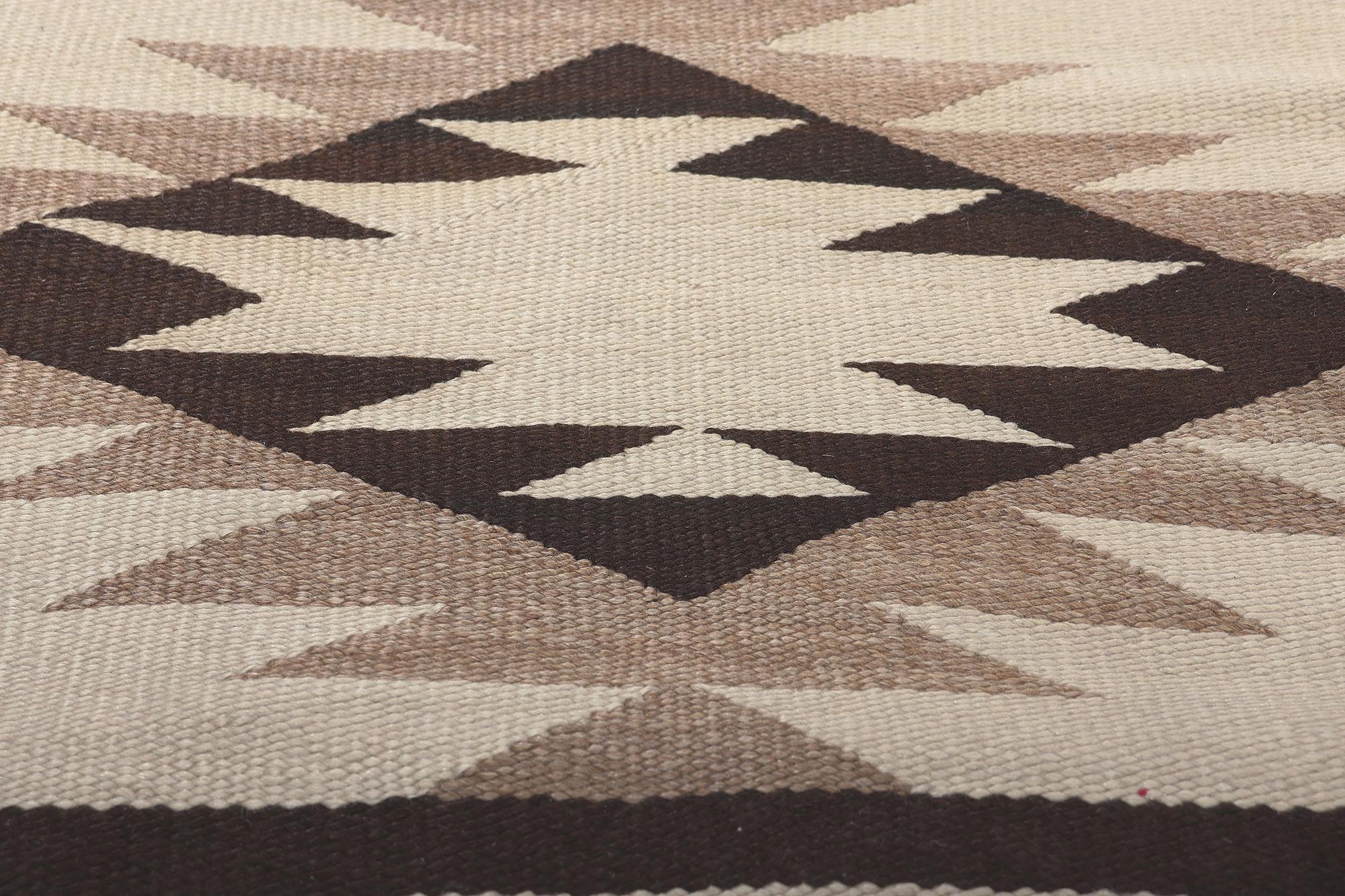 Vintage Crystal Navajo Rug with Southwest Minimalist Style In Good Condition For Sale In Dallas, TX