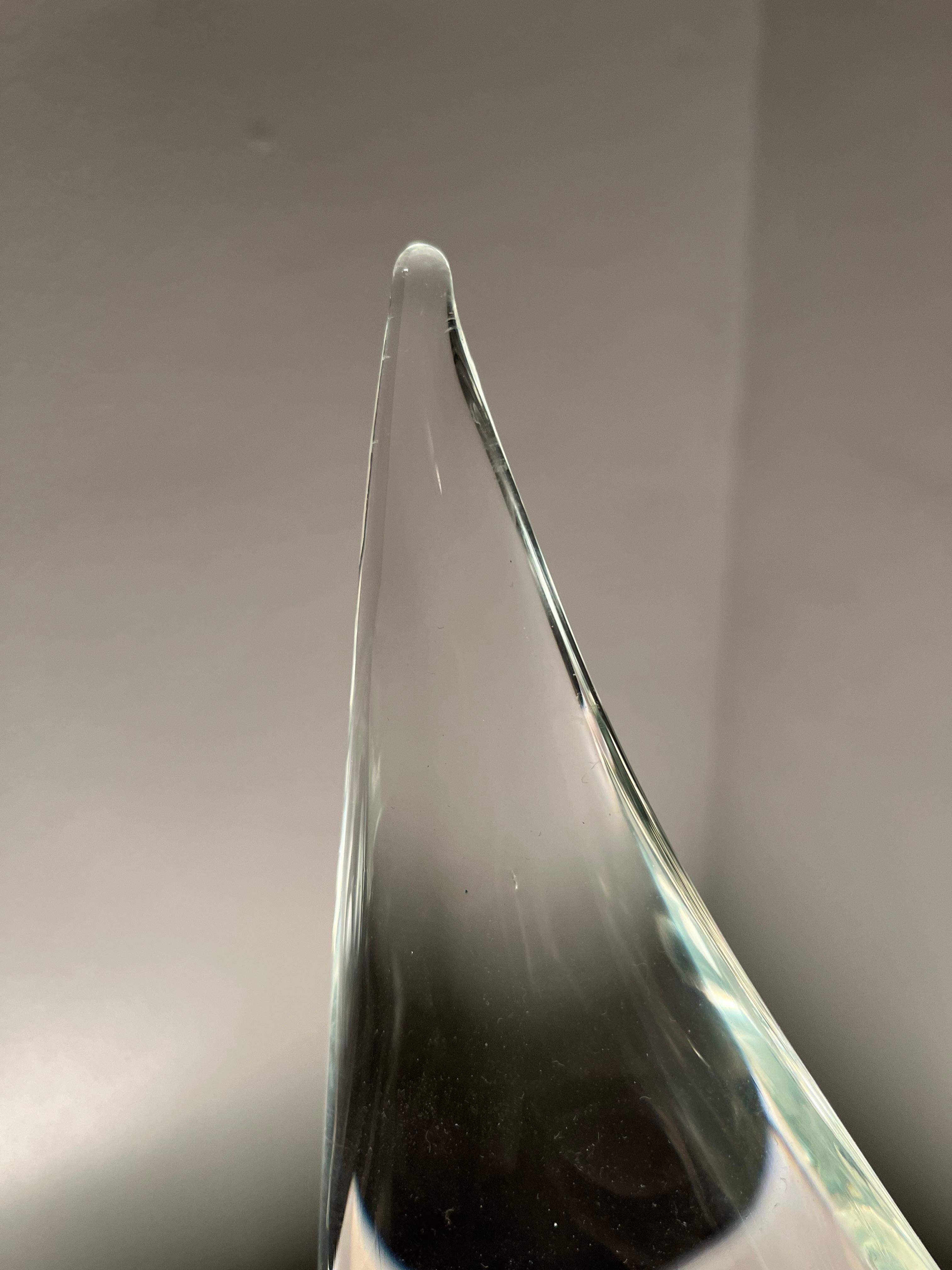 Cristal Sculpture de voilier vintage en cristal signée en vente