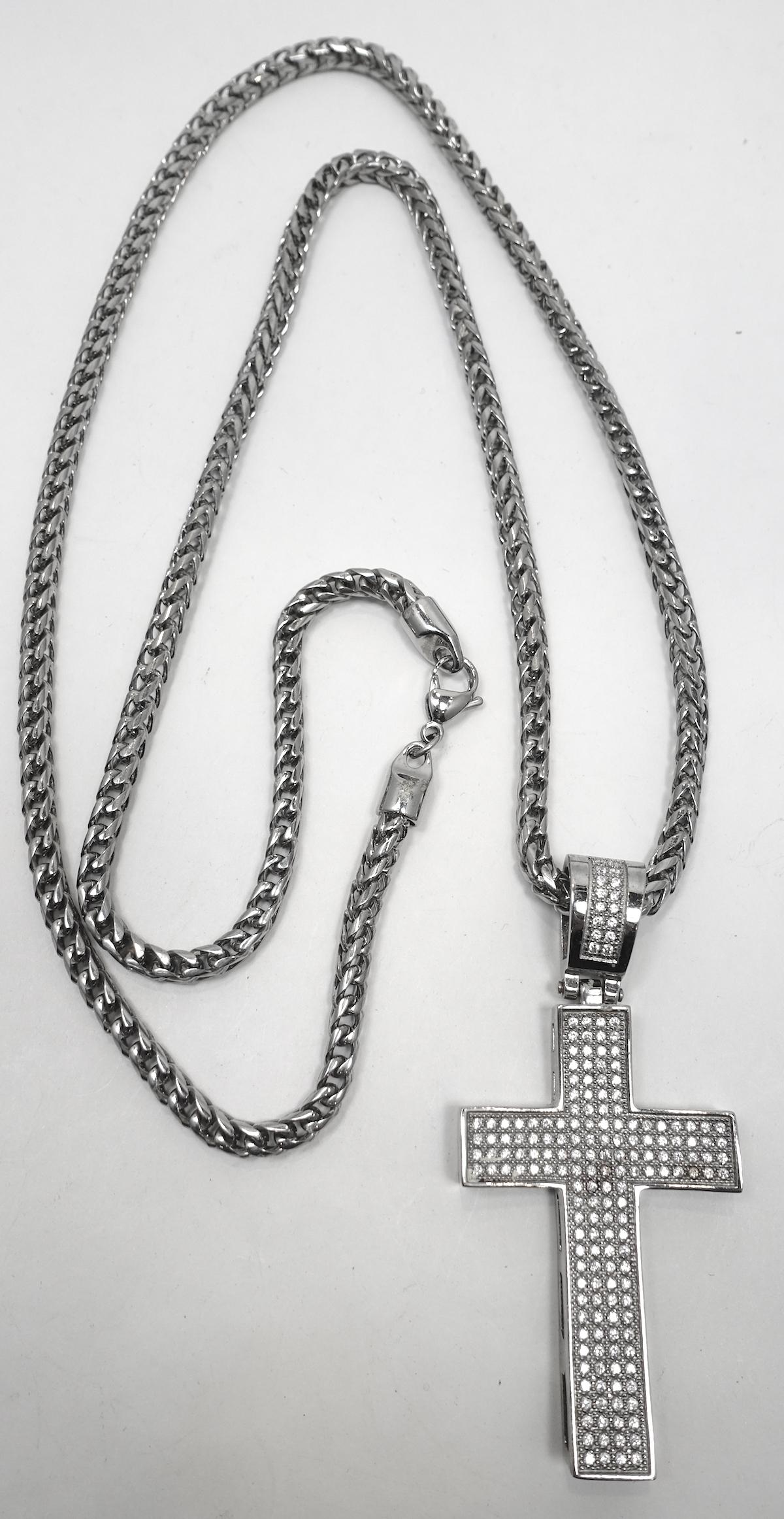 Vintage Crystal & Sterling Silver Cross Pendant Necklace In Good Condition In New York, NY