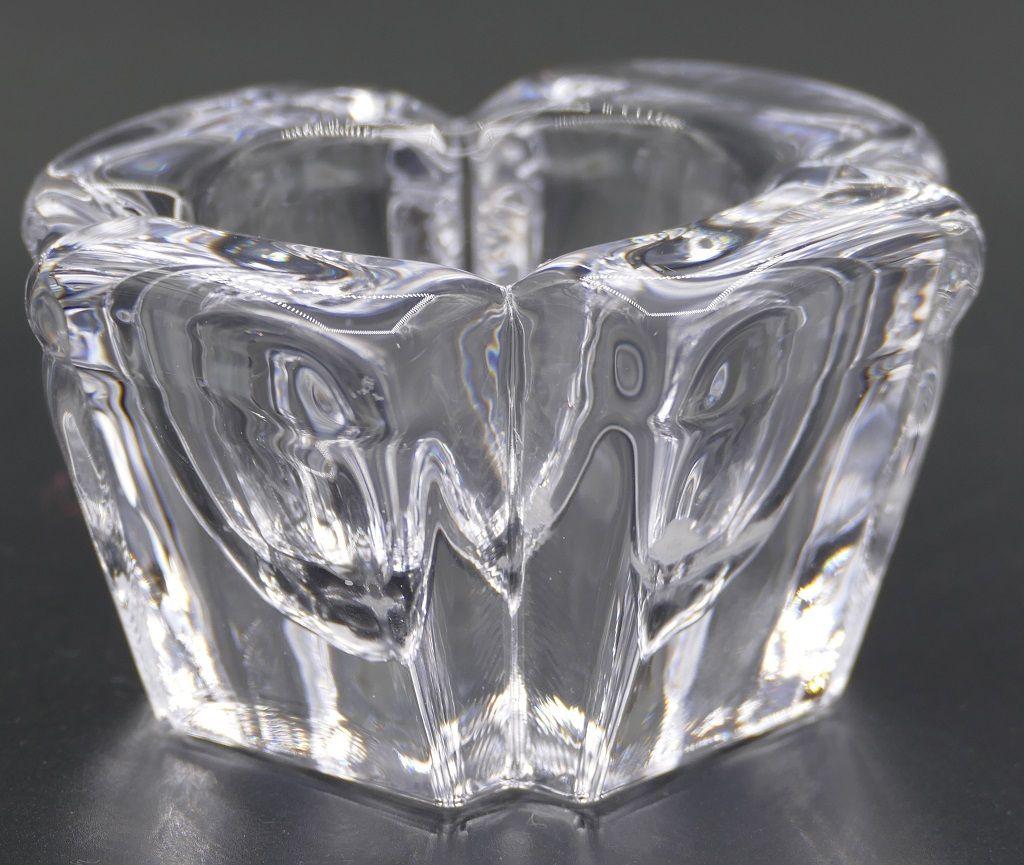 This vintage crystal vase is a decorative crystal object designed by Alvar Aalto and manufactured by the Swedish Companies Orrefors and Ittala in the 1980s.

Dimensions: cm 6 x 9.5 x 9.5.

In excellent conditions.

Orrefors is a Swedish