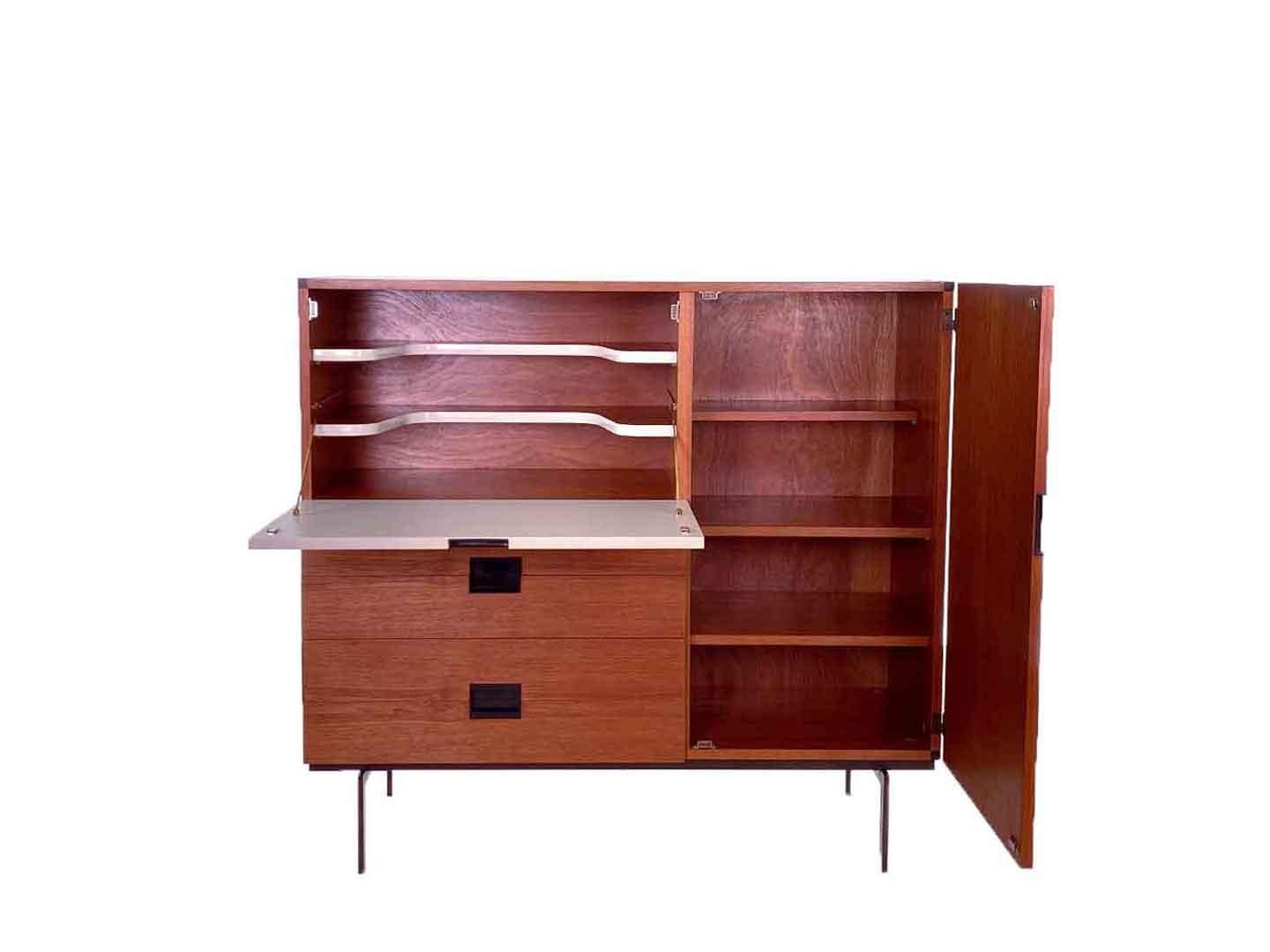 Very particularly iconic vintage CU01 cabinet by Cees Braakman, produced by Pastoe in 1958. The cabinet belongs to the Japanese series of Pastoe and is a real Dutch design classic. The cabinet has four drawers, a door, a valve and multiple shelves.