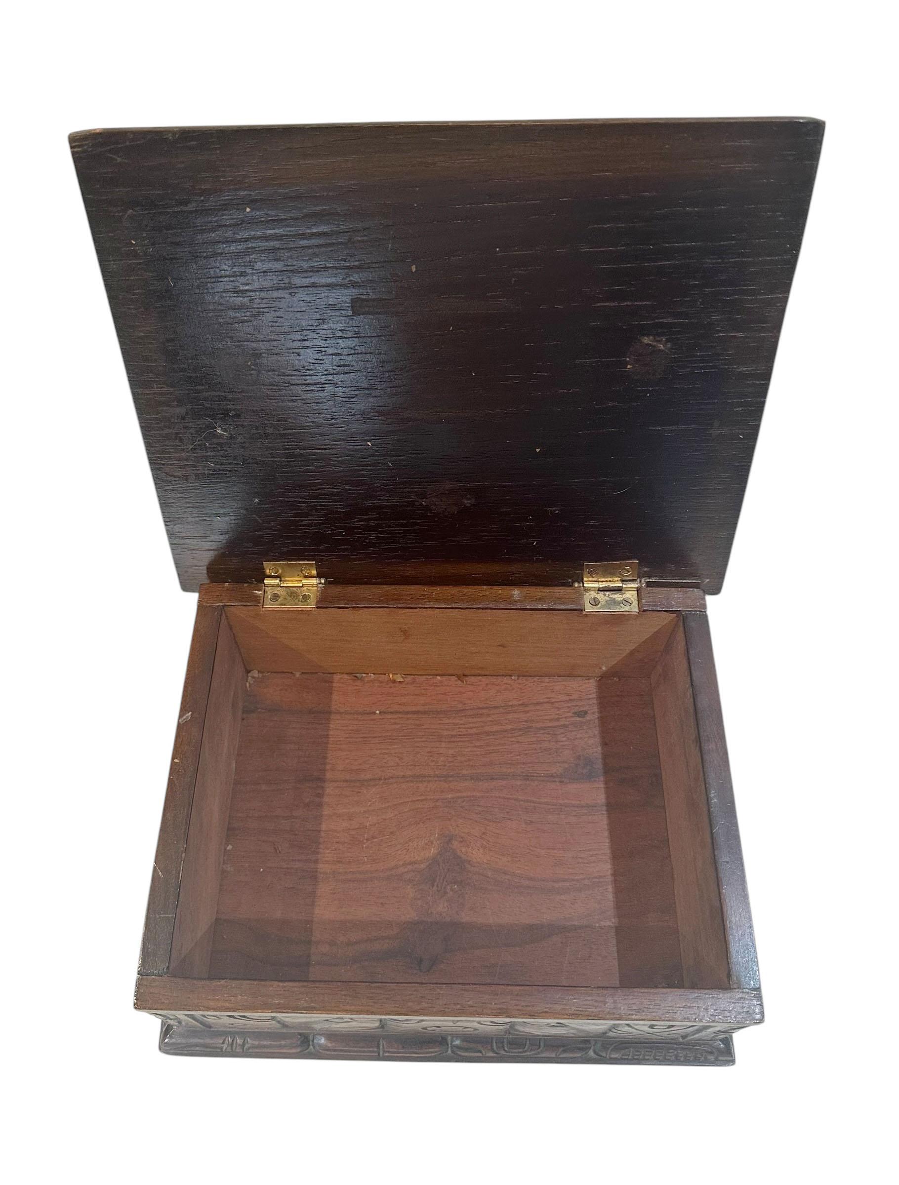 Milieu du XXe siècle Boîte cubaine vintage en vente