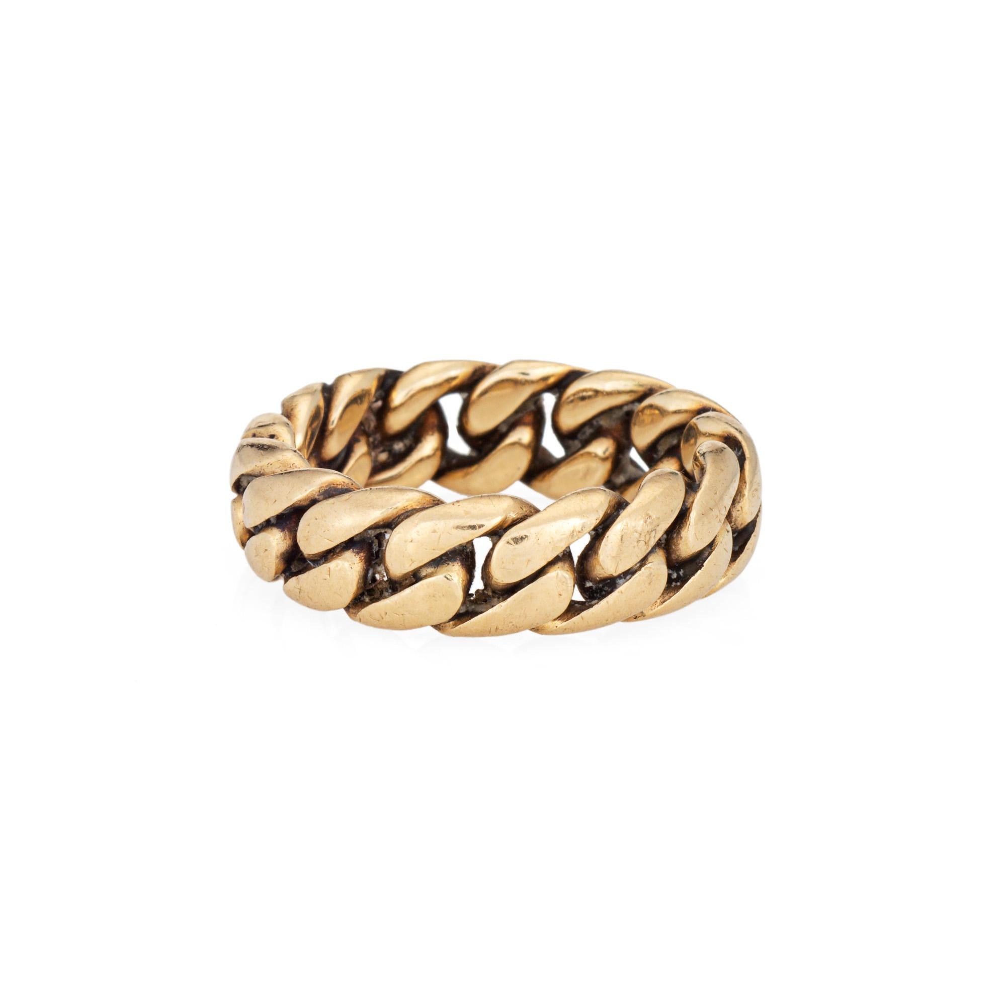Elegante anillo de eslabón cubano vintage fabricado en oro amarillo de 14 quilates. 

El anillo de eslabones mide 6 mm de ancho (0,23 pulgadas) y queda muy bien en la mano. Ideal para llevar sola o apilada. El anillo de baja altura (3 mm) se adapta