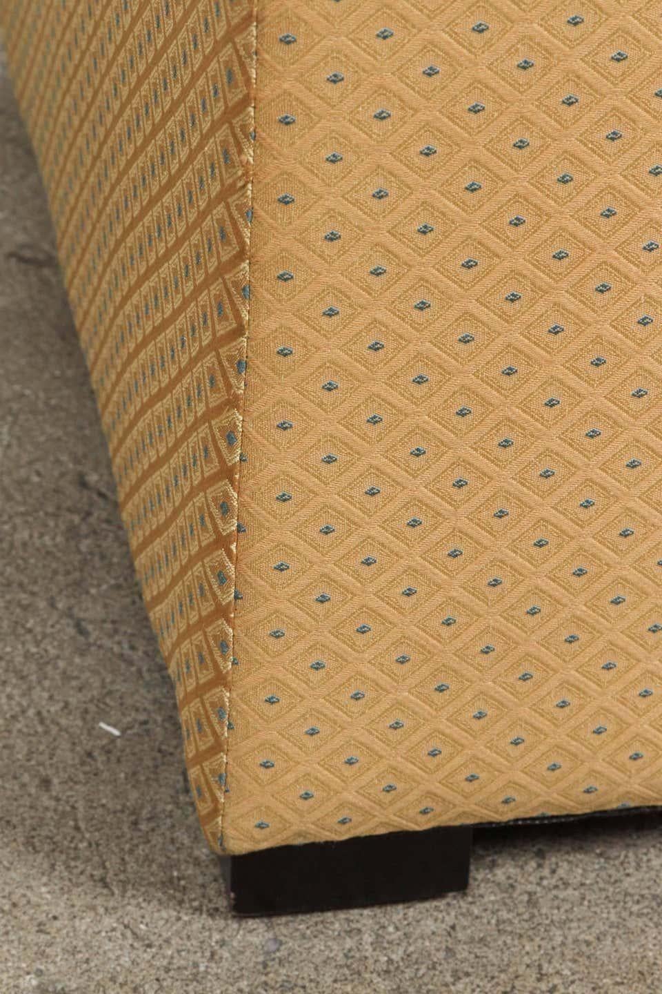 Tissu Paire de tabourets cubiques marocains vintage tapissés, poufs, poufs en vente