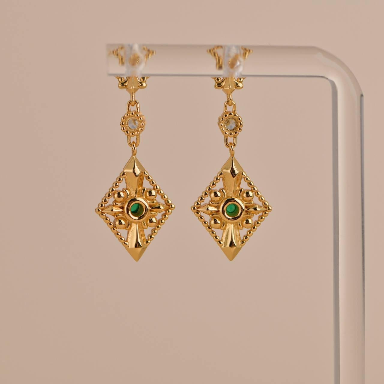Vintage Cubic Zirconia Gold Drop Earrings  In New Condition For Sale In Banbury, GB
