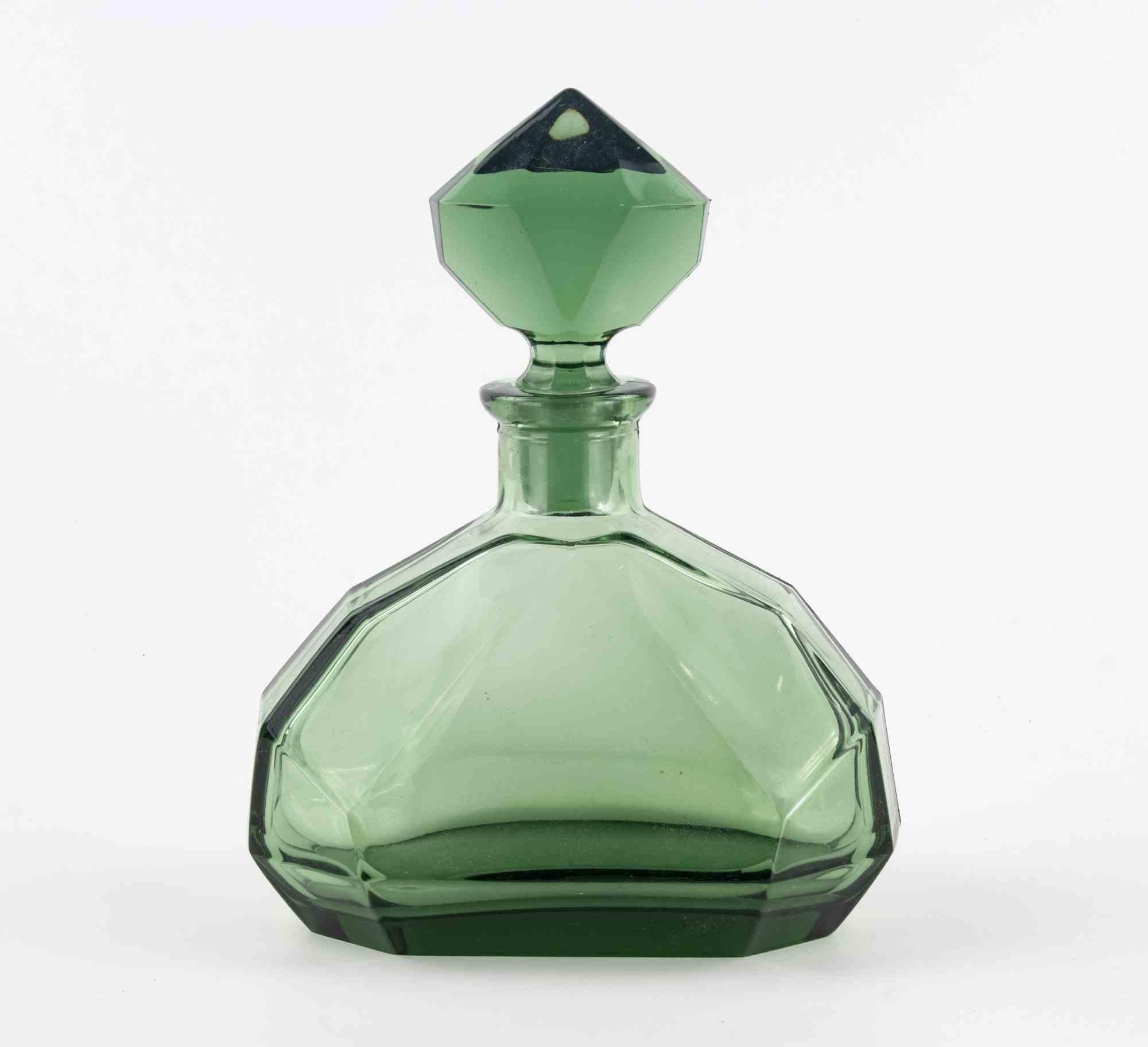 Vintage Cubist Art Deco Decanter in grünem Glas.

Hergestellt in Frankreich, 1930er Jahre.
