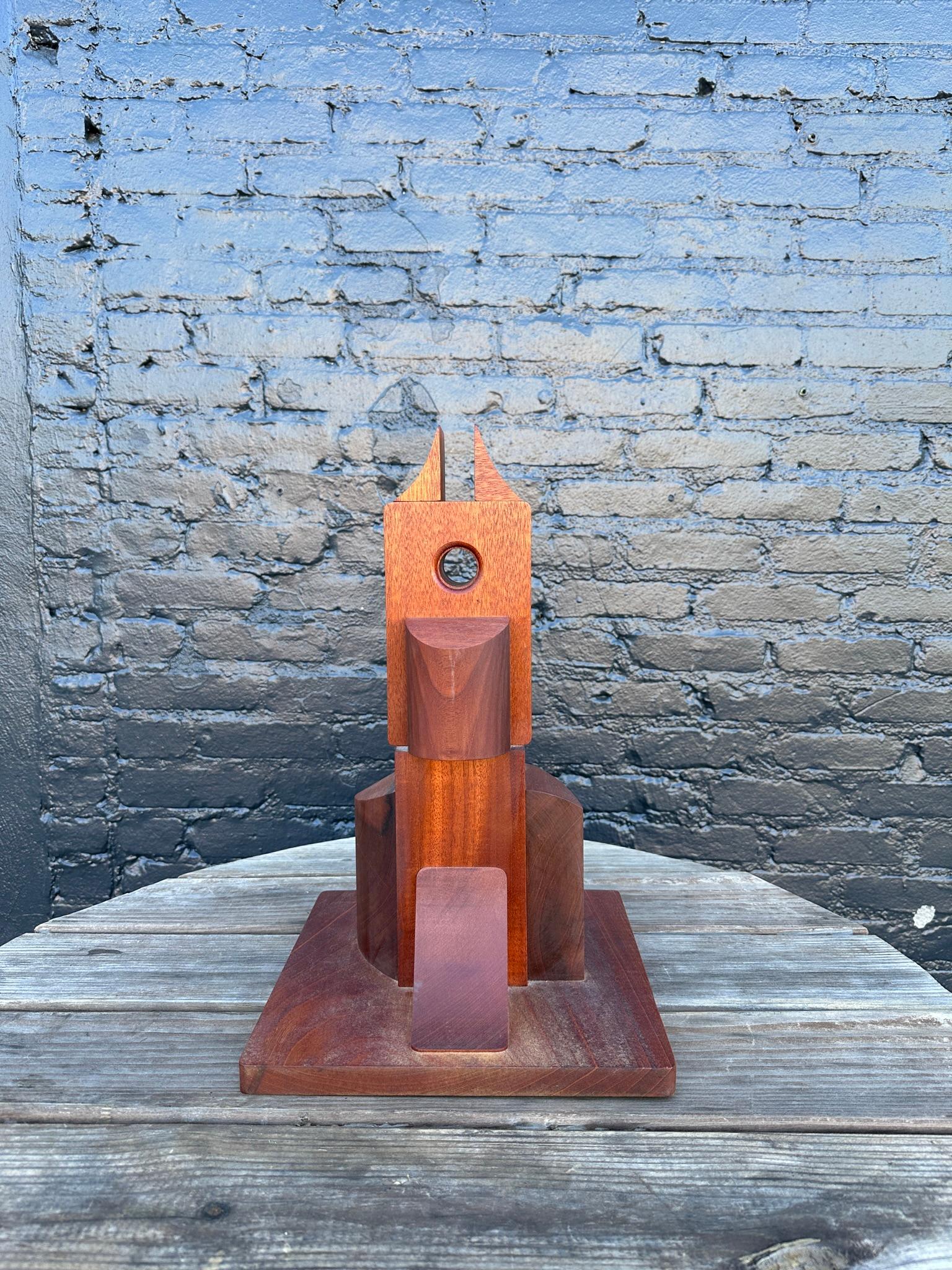 Eccezionale scultura a blocchi realizzata dal Dr. Graham nel 1966. Firmato

20,5 