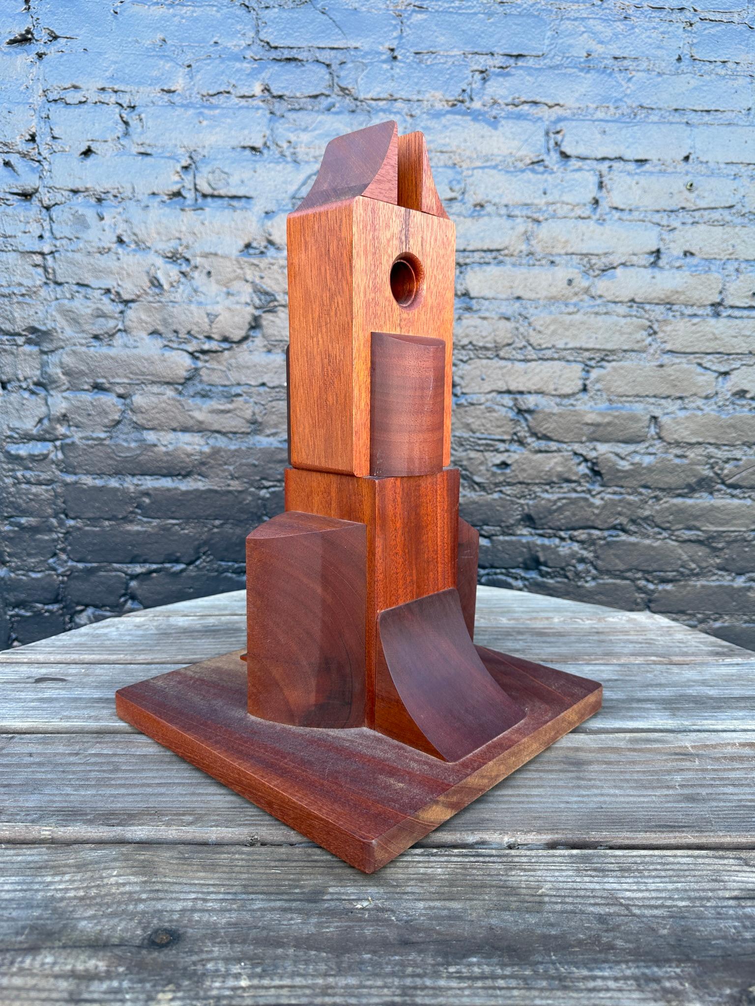 Americano Scultura cubista d'epoca in legno firmata dal Dr. Graham, circa 2004 in vendita