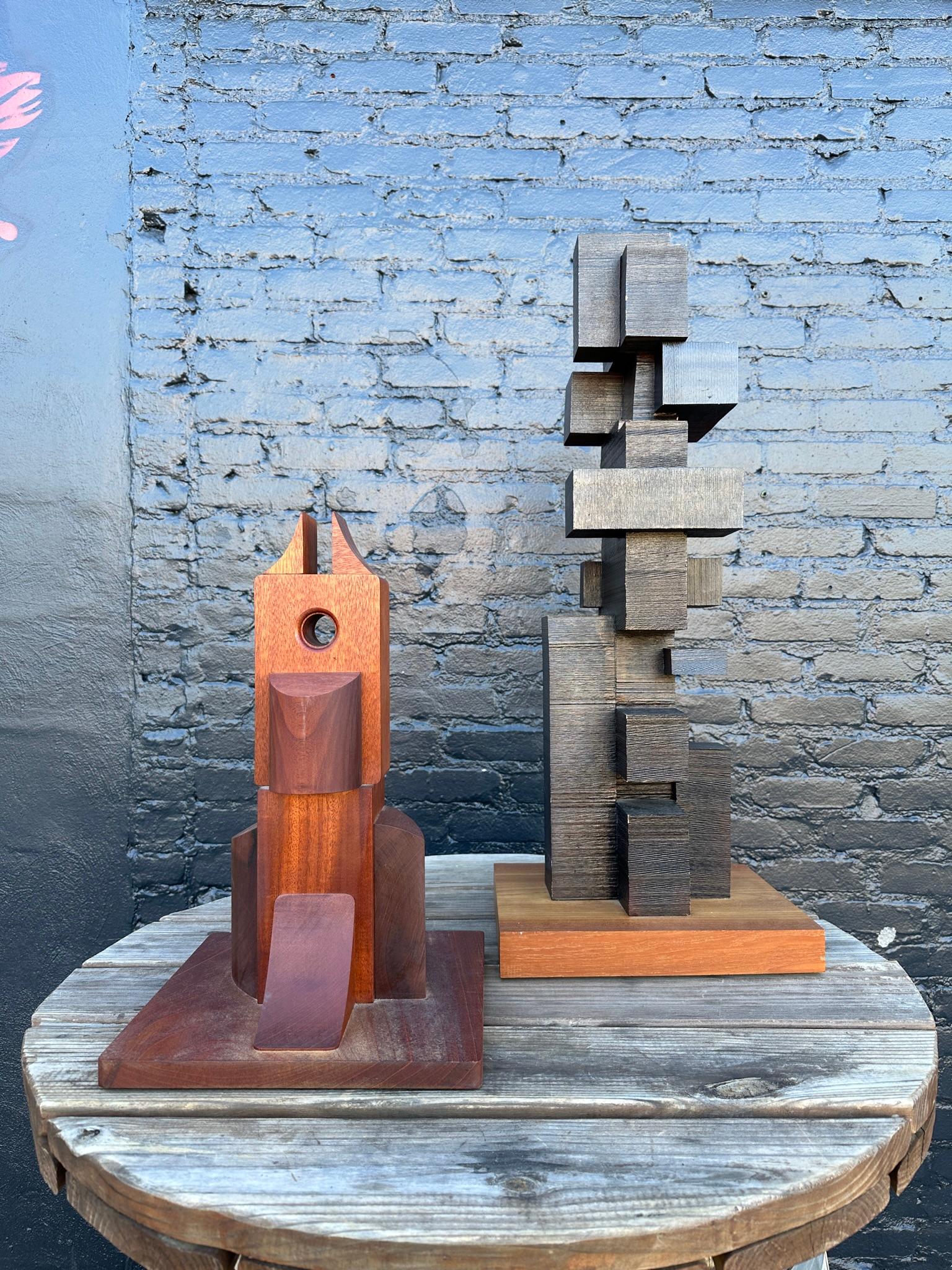 XX secolo Scultura cubista d'epoca in legno firmata dal Dr. Graham, circa 2004 in vendita